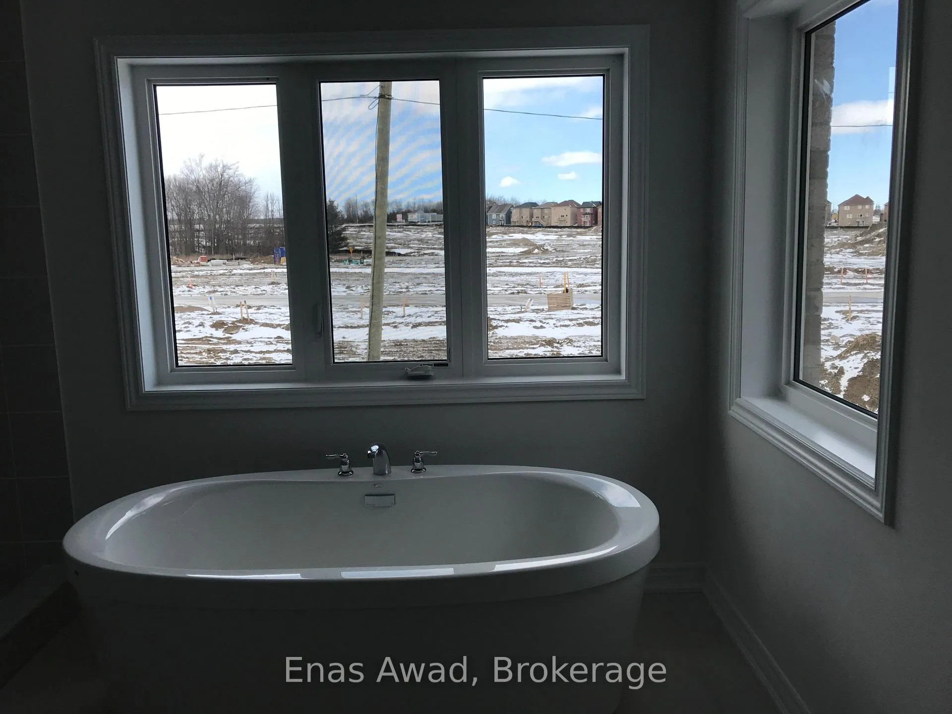 Photo 16 of 968 Green Street, Innisfil, Lefroy — HOMEH