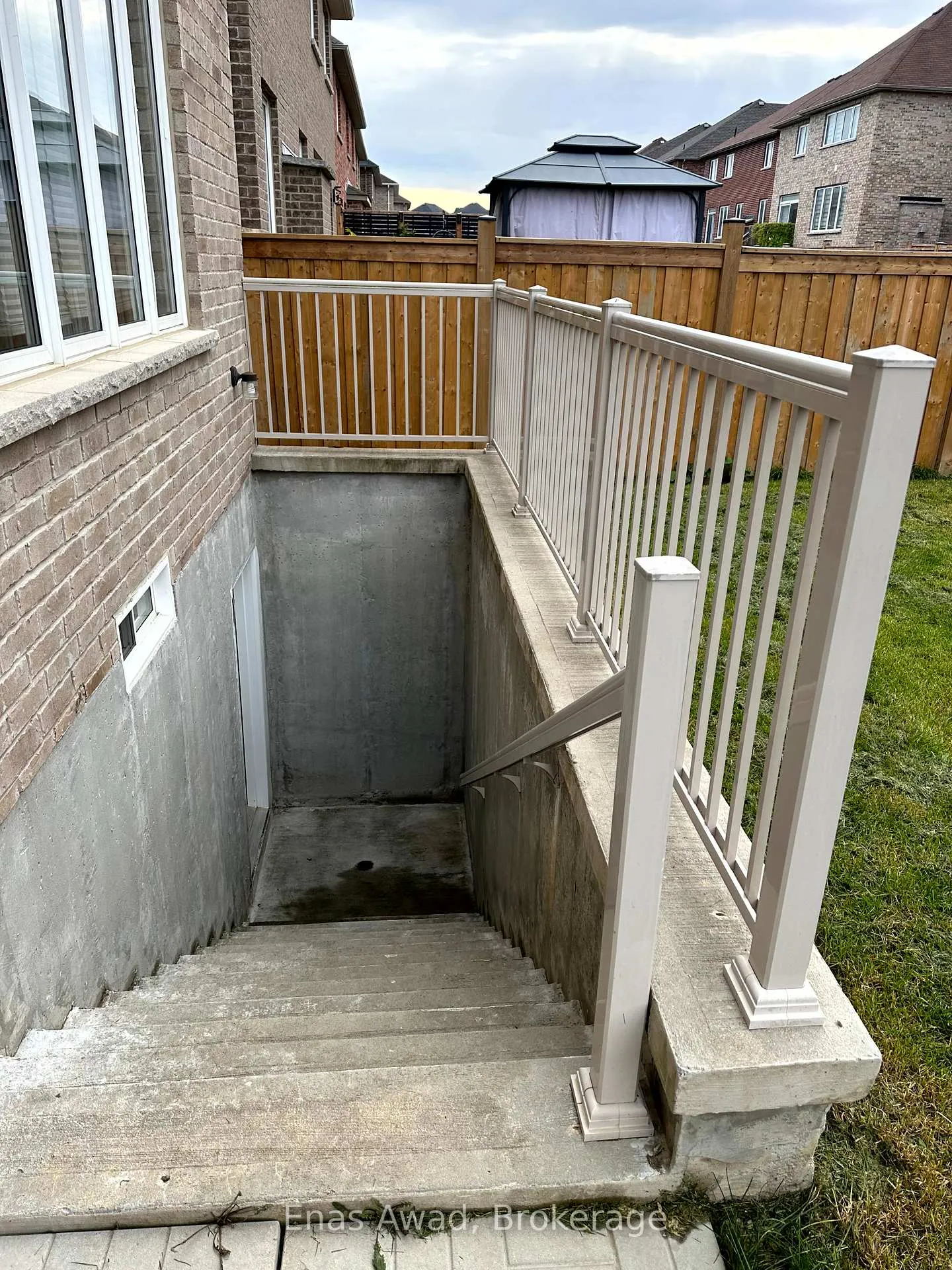 Photo 21 of 968 Green Street, Innisfil, Lefroy — HOMEH