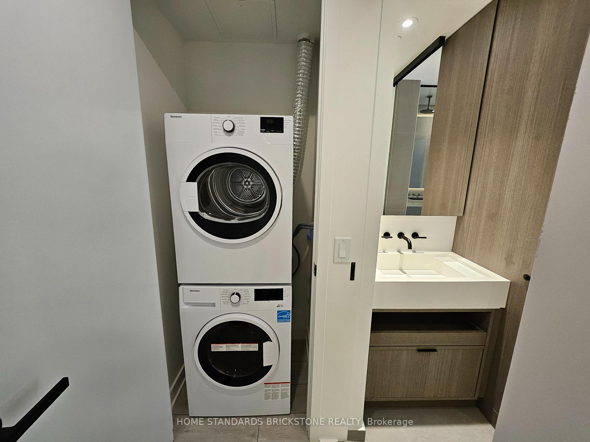 Photo 13 of Unit 1601, 55 Charles Street E, Toronto, Church-Yonge Corridor — HOMEH