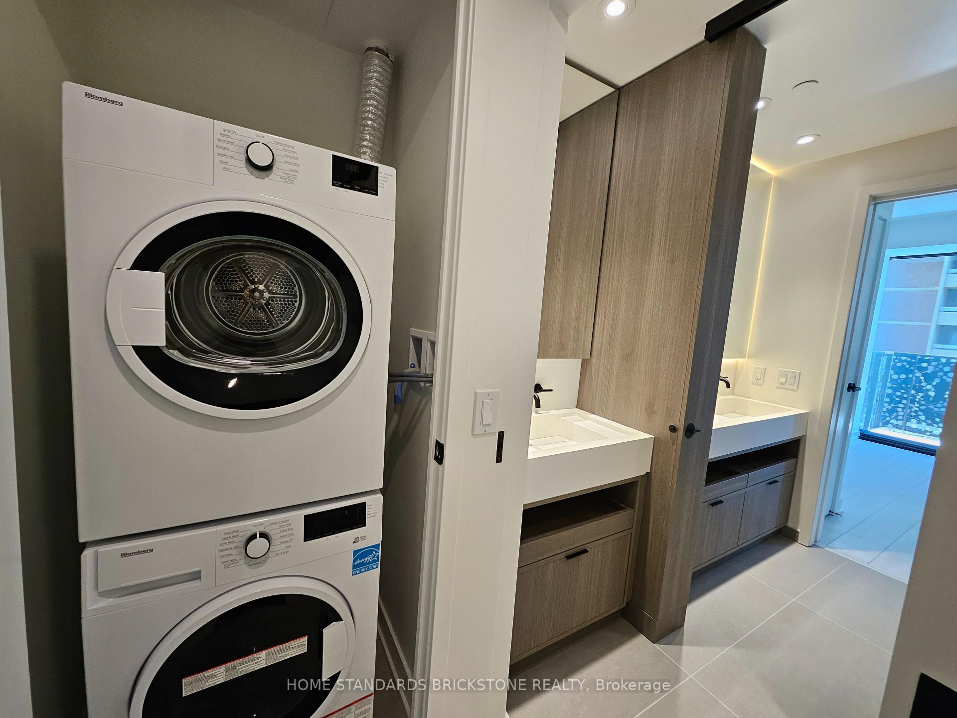 Photo 16 of Unit 1601, 55 Charles Street E, Toronto, Church-Yonge Corridor — HOMEH
