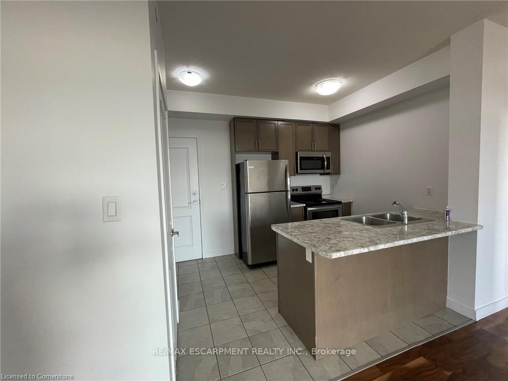 Photo 4 of Unit 511, 101 Shoreview Place, Hamilton, Stoney Creek — HOMEH
