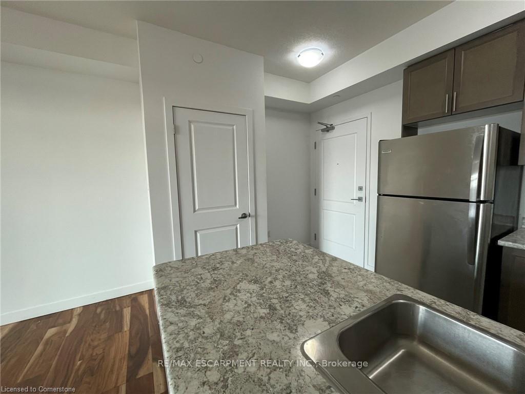 Photo 8 of Unit 511, 101 Shoreview Place, Hamilton, Stoney Creek — HOMEH
