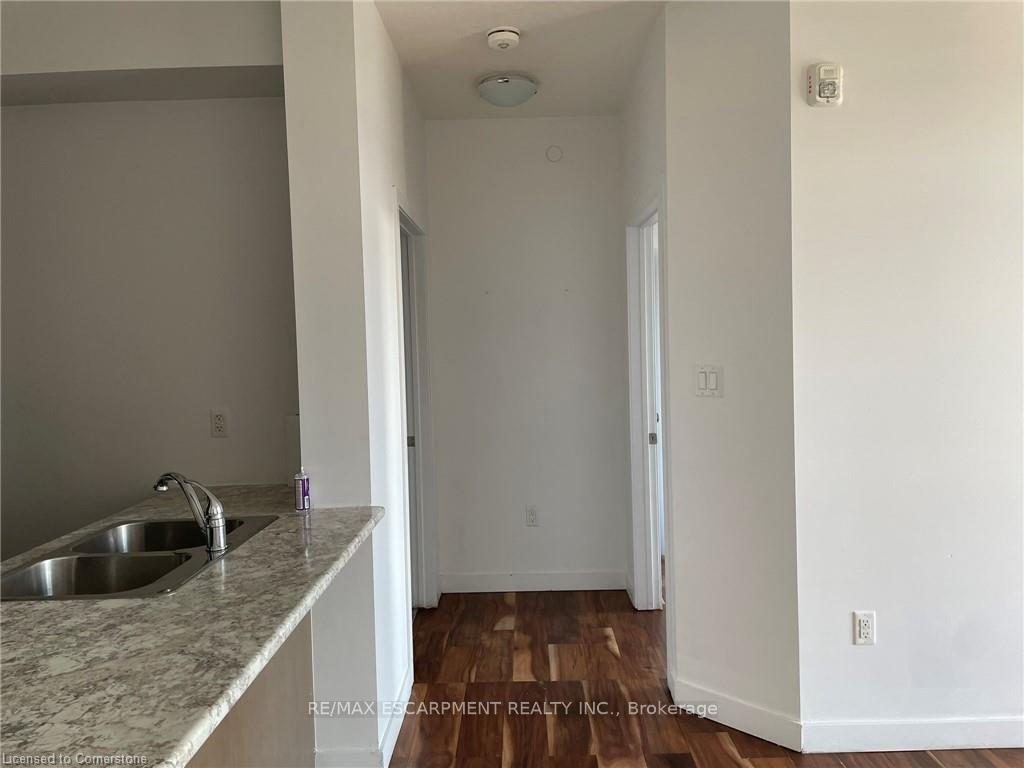 Photo 11 of Unit 511, 101 Shoreview Place, Hamilton, Stoney Creek — HOMEH