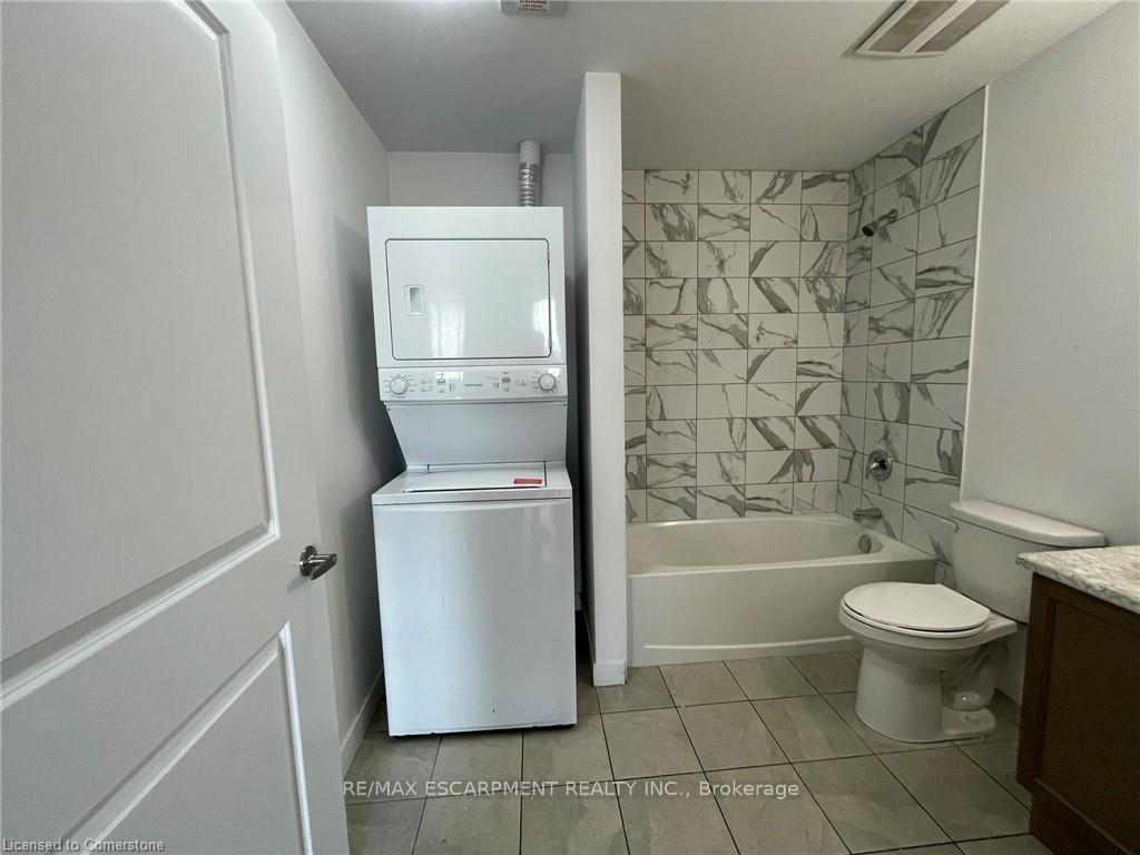 Photo 5 of Unit 511, 101 Shoreview Place, Hamilton, Stoney Creek — HOMEH