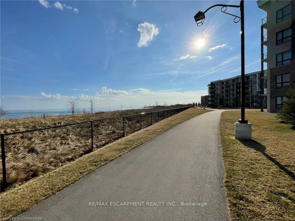 Photo 13 of Unit 511, 101 Shoreview Place, Hamilton, Stoney Creek — HOMEH