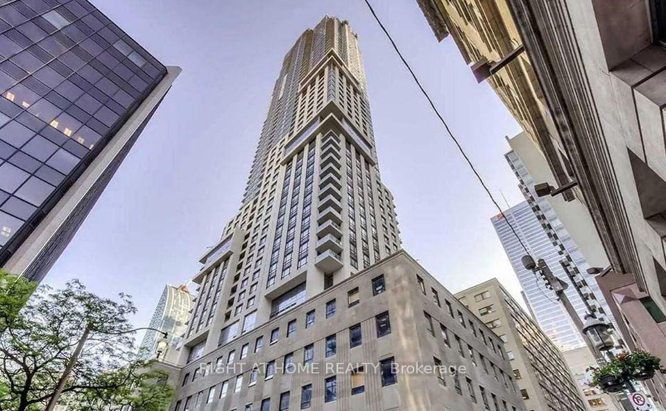 Front of Unit 3402, 88 Scott Street