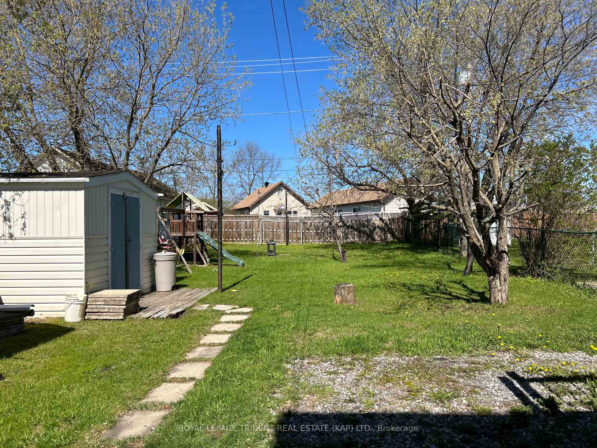 Photo 6 of 37 Mundy Avenue, Kapuskasing — HOMEH