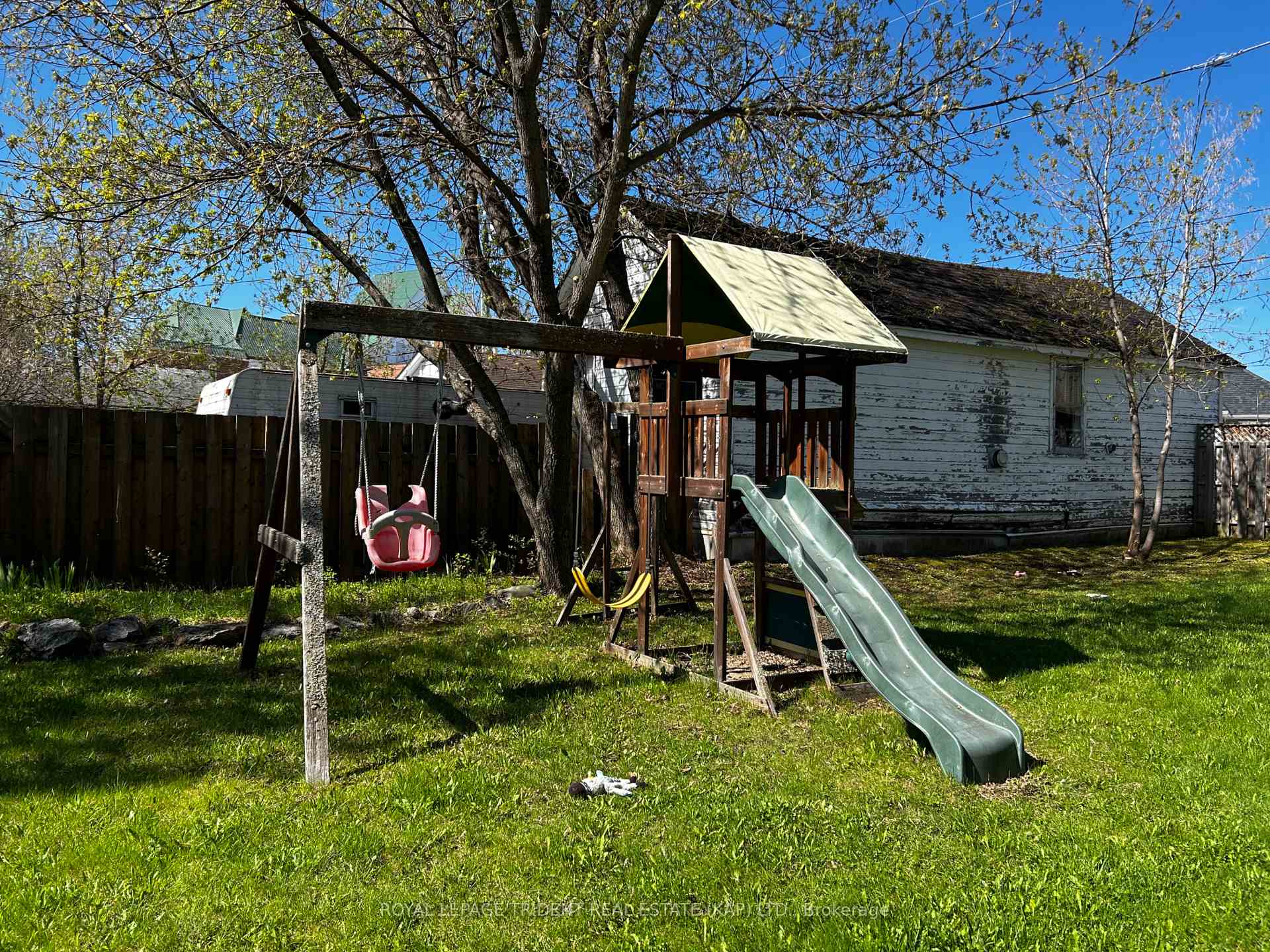 Photo 8 of 37 Mundy Avenue, Kapuskasing — HOMEH