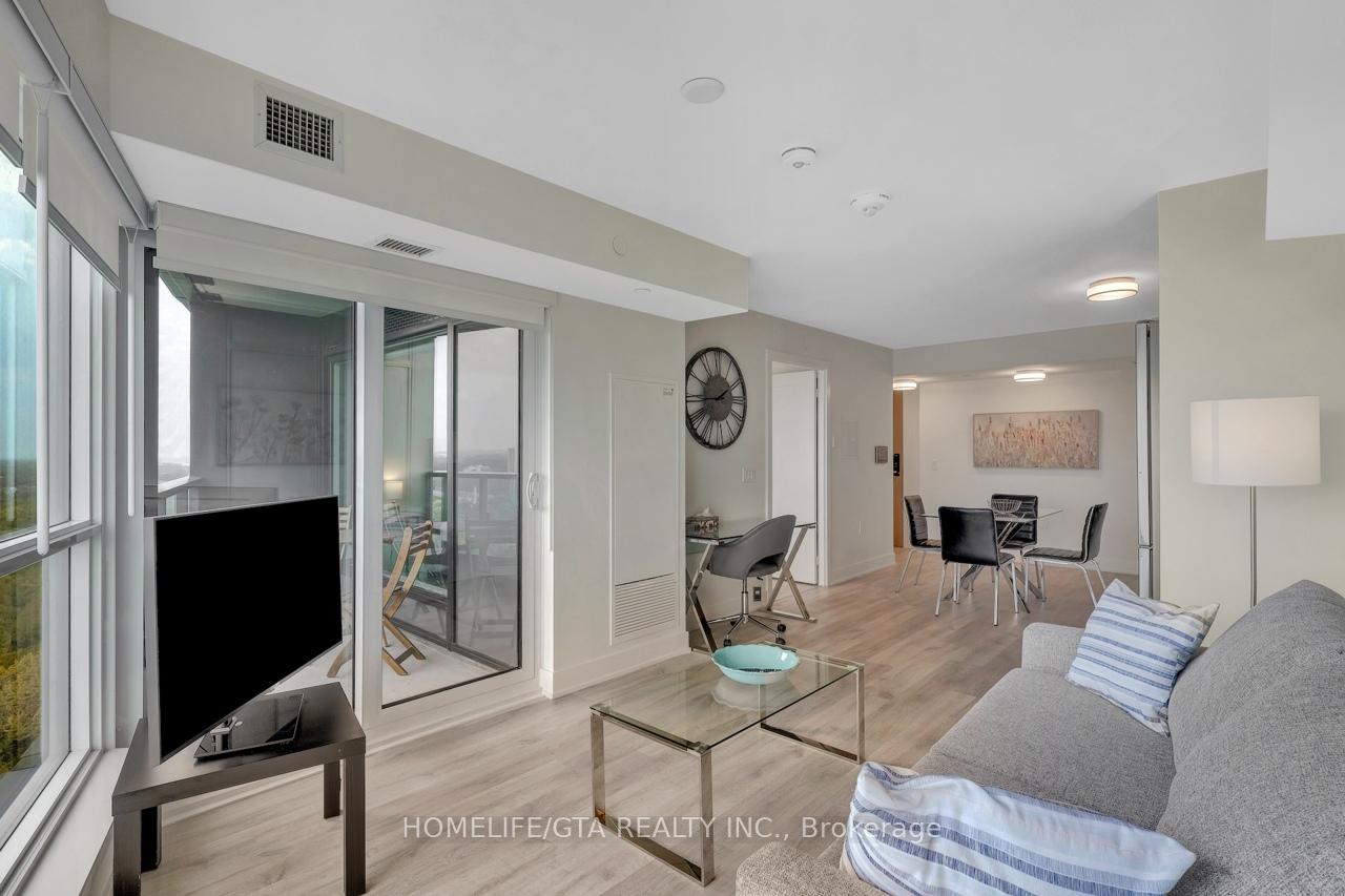 Photo 2 of Unit 1815, 585 Bloor Street E, Toronto, North St. James Town — HOMEH
