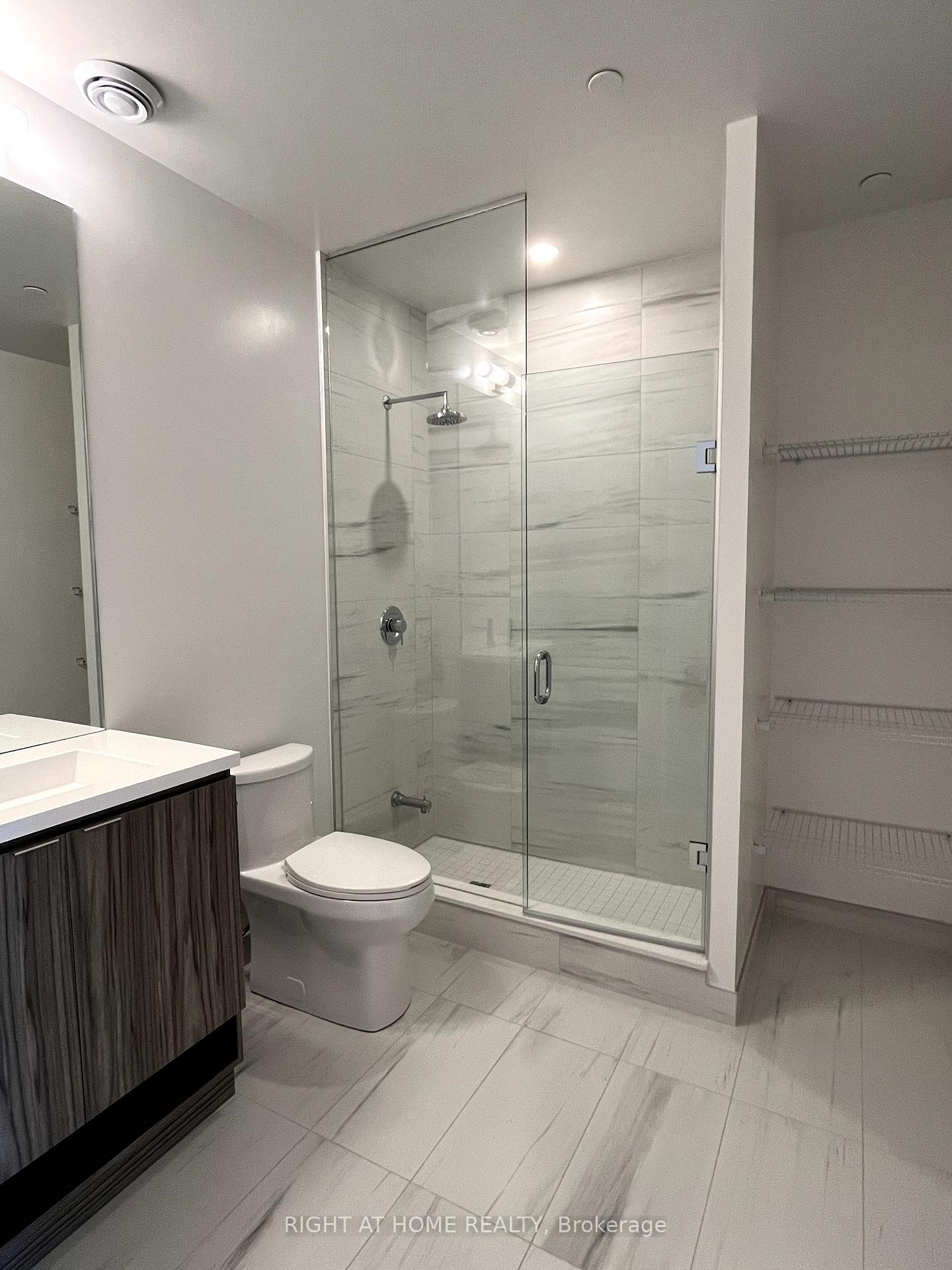 Photo 4 of Unit 3210, 55 Cooper Street, Toronto, Waterfront Communities — HOMEH