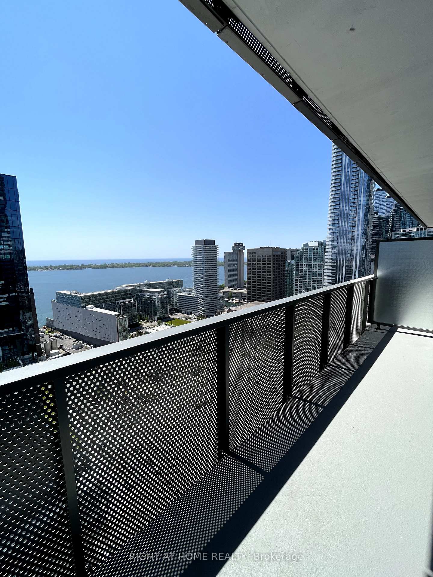 Photo 3 of Unit 3210, 55 Cooper Street, Toronto, Waterfront Communities — HOMEH
