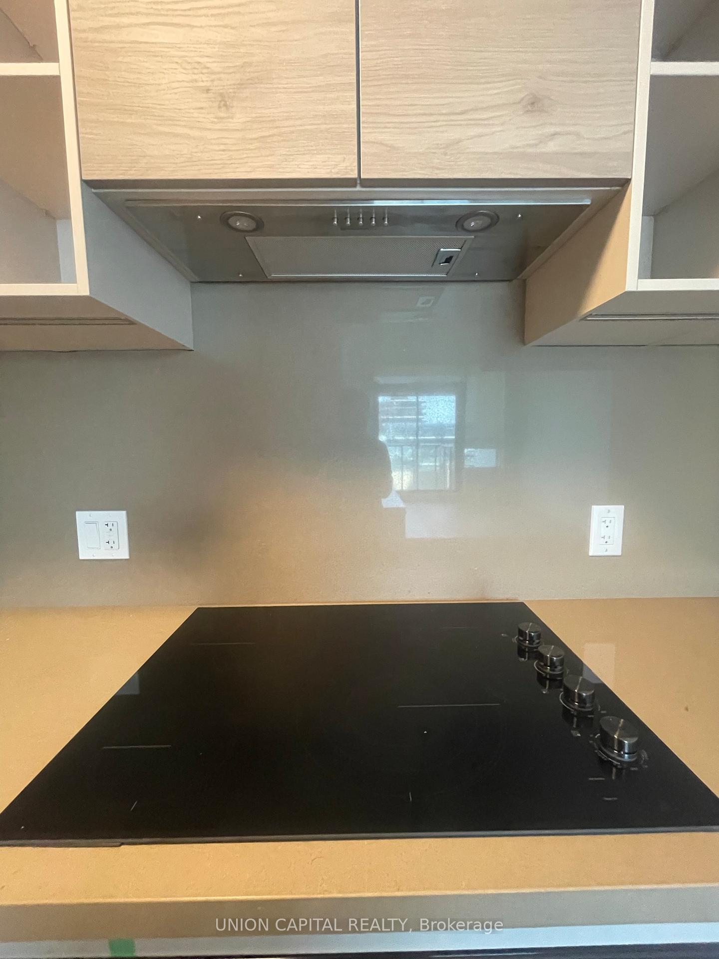 Photo 5 of Unit 102, 12 Gandhi Lane, Markham, Commerce Valley — HOMEH