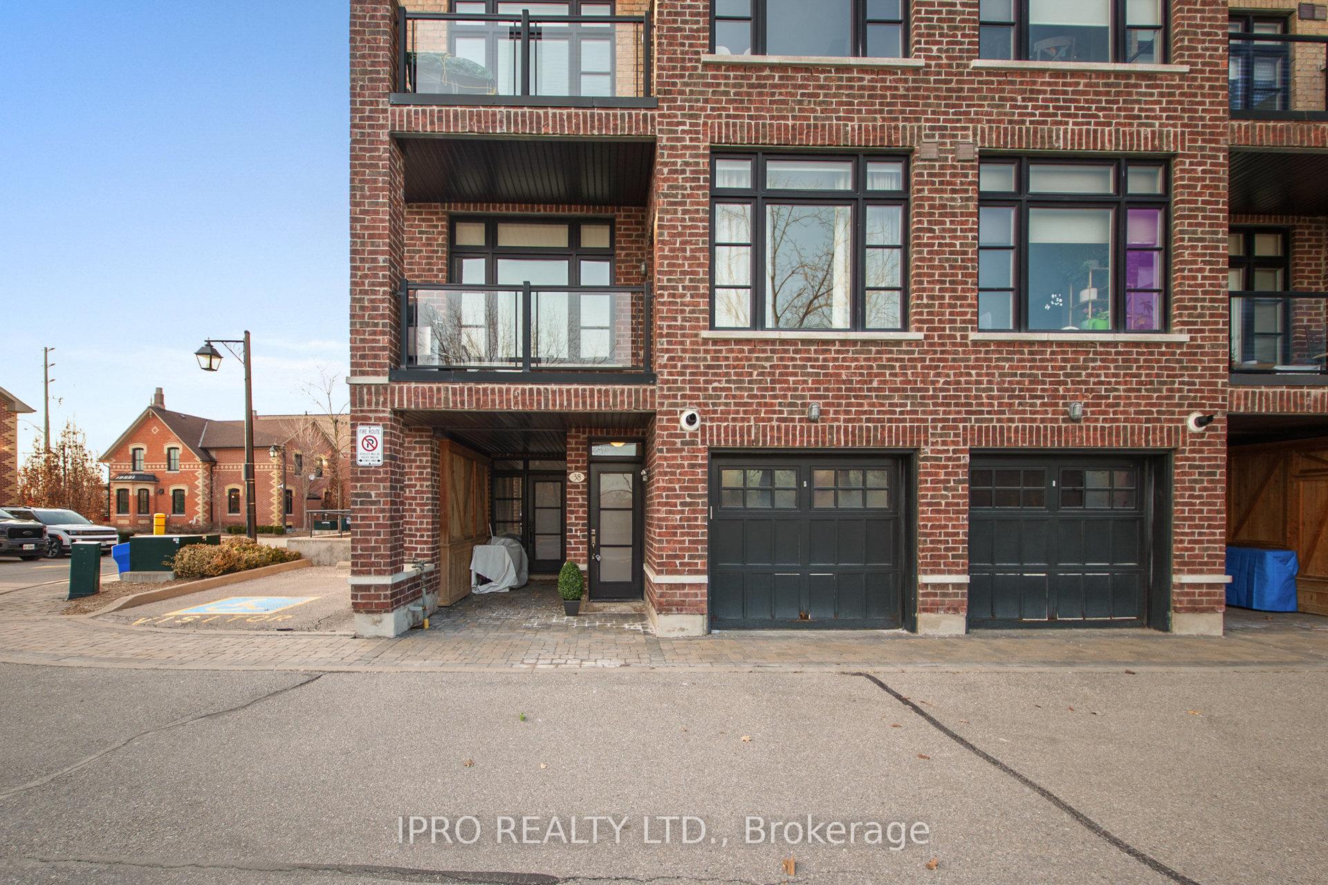 Photo 4 of Unit 38, 8167 Kipling Avenue, Vaughan, West Woodbridge — HOMEH