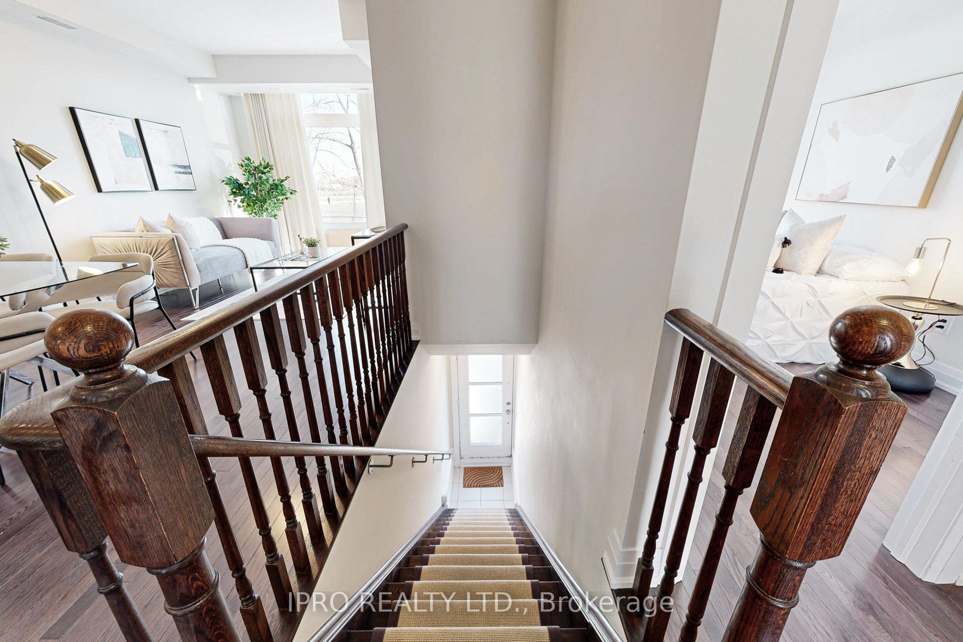 Photo 2 of Unit 38, 8167 Kipling Avenue, Vaughan, West Woodbridge — HOMEH