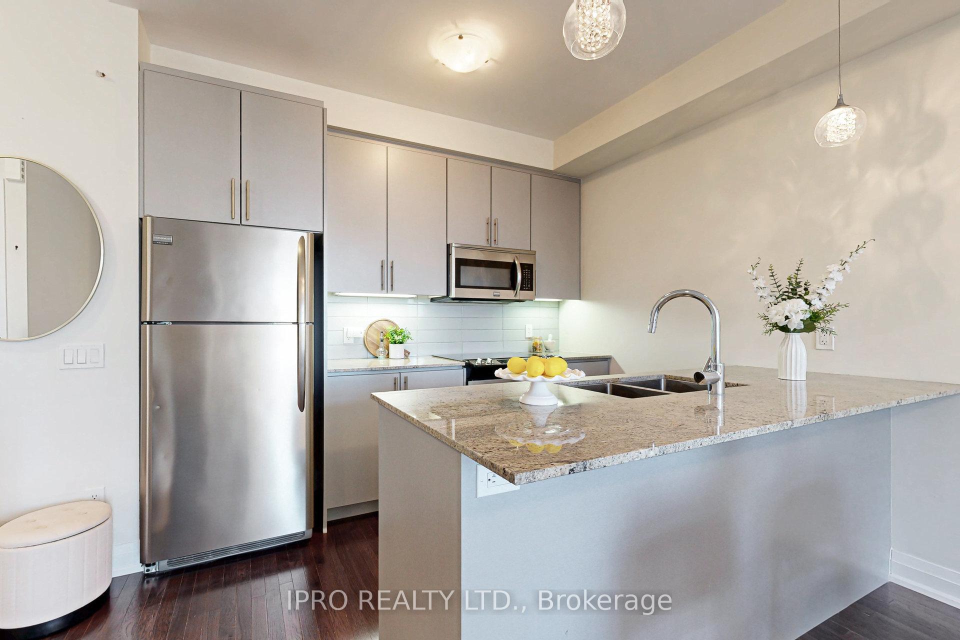 Photo 7 of Unit 38, 8167 Kipling Avenue, Vaughan, West Woodbridge — HOMEH