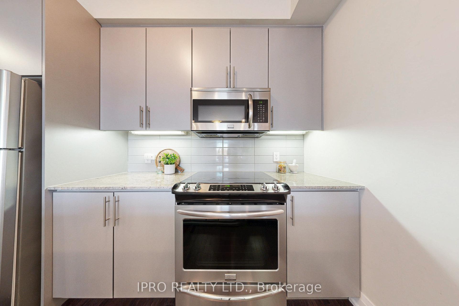 Photo 8 of Unit 38, 8167 Kipling Avenue, Vaughan, West Woodbridge — HOMEH