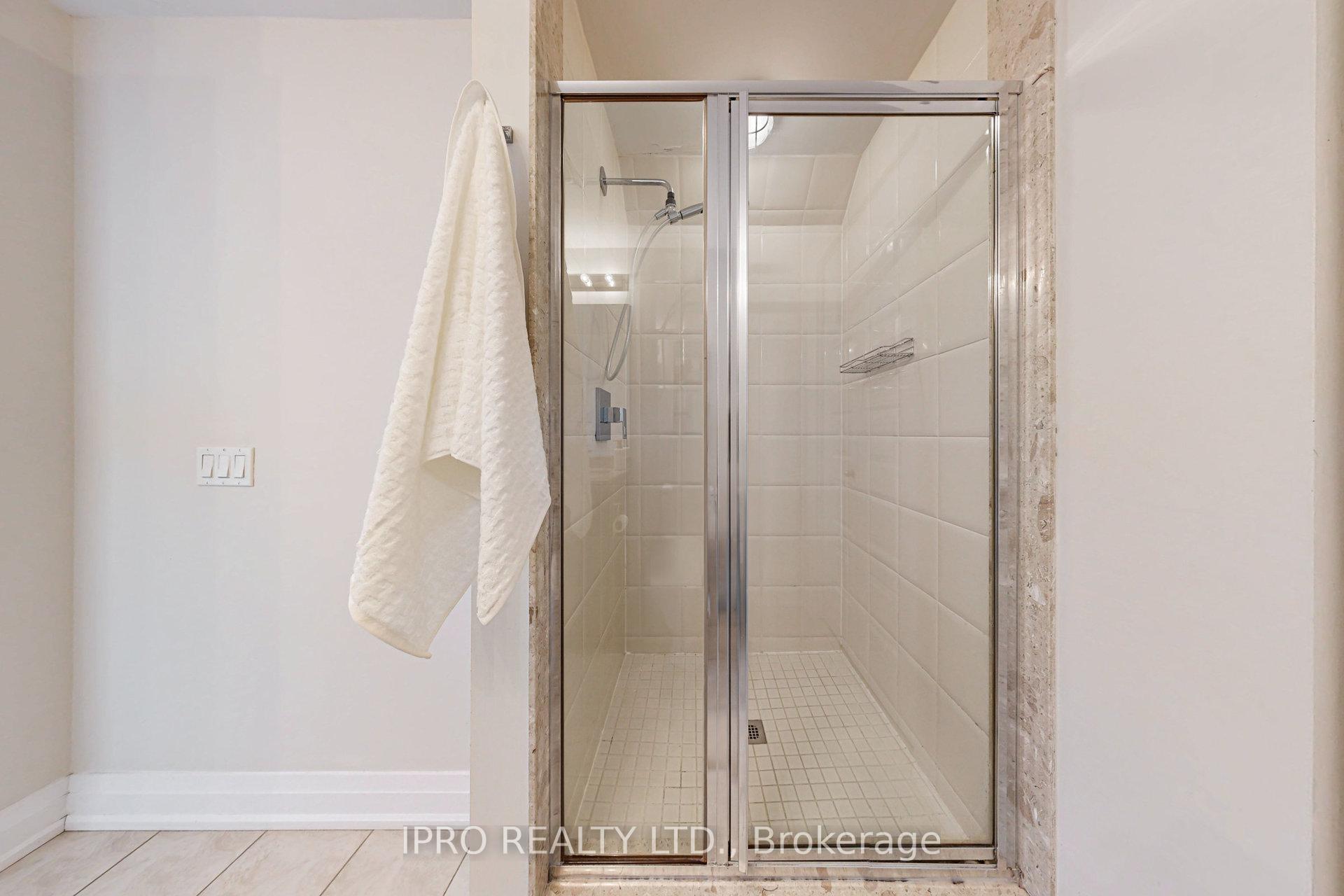 Photo 13 of Unit 38, 8167 Kipling Avenue, Vaughan, West Woodbridge — HOMEH