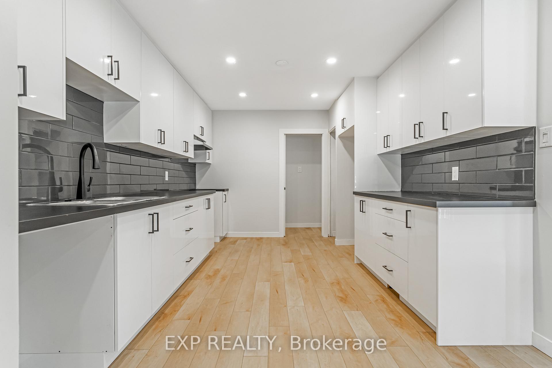 Photo 5 of 110 Fieldrow Street, Ottawa, Meadowlands/Crestview — HOMEH