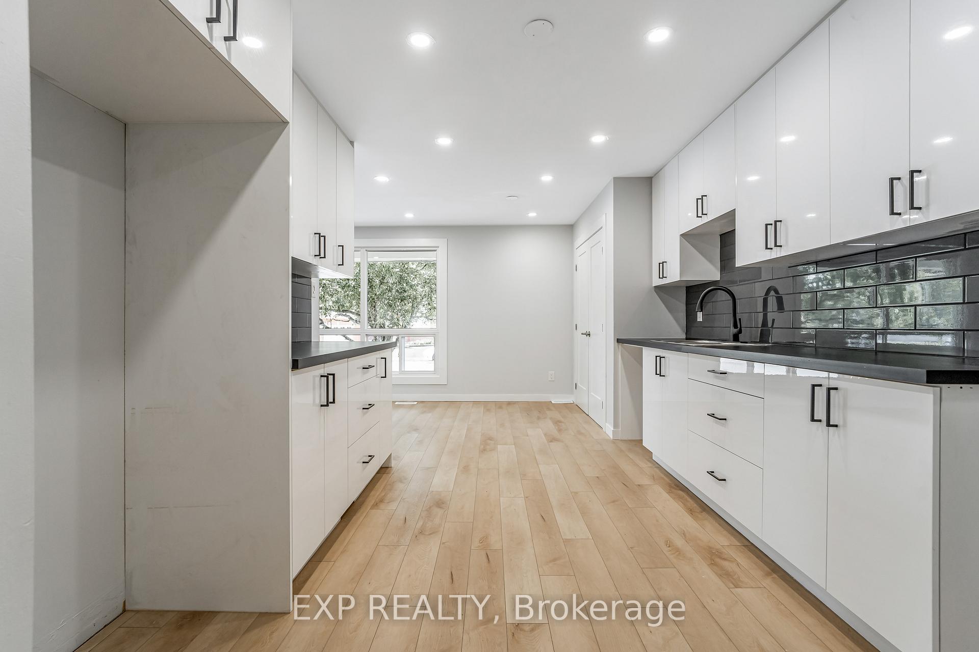 Photo 6 of 110 Fieldrow Street, Ottawa, Meadowlands/Crestview — HOMEH