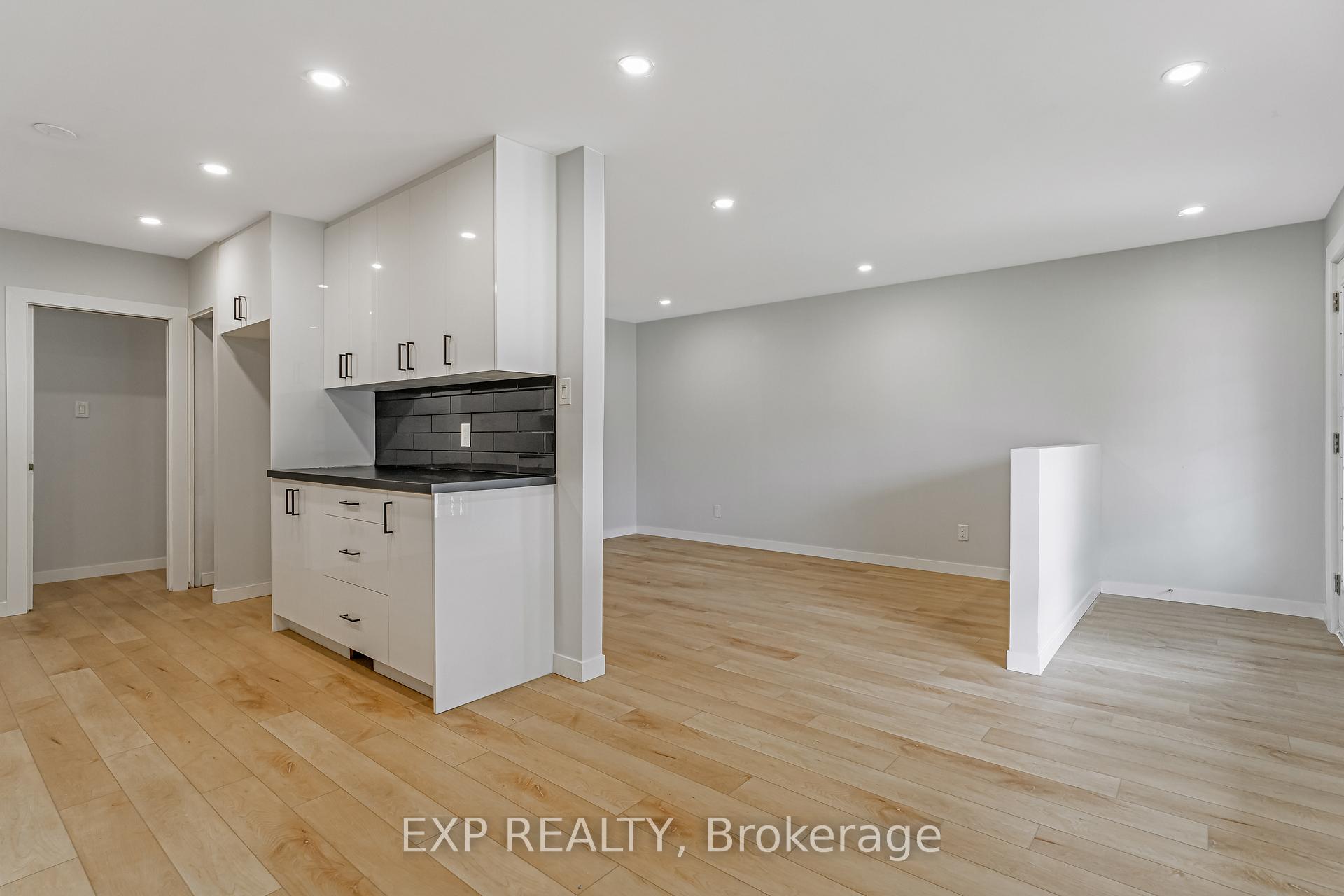 Photo 7 of 110 Fieldrow Street, Ottawa, Meadowlands/Crestview — HOMEH
