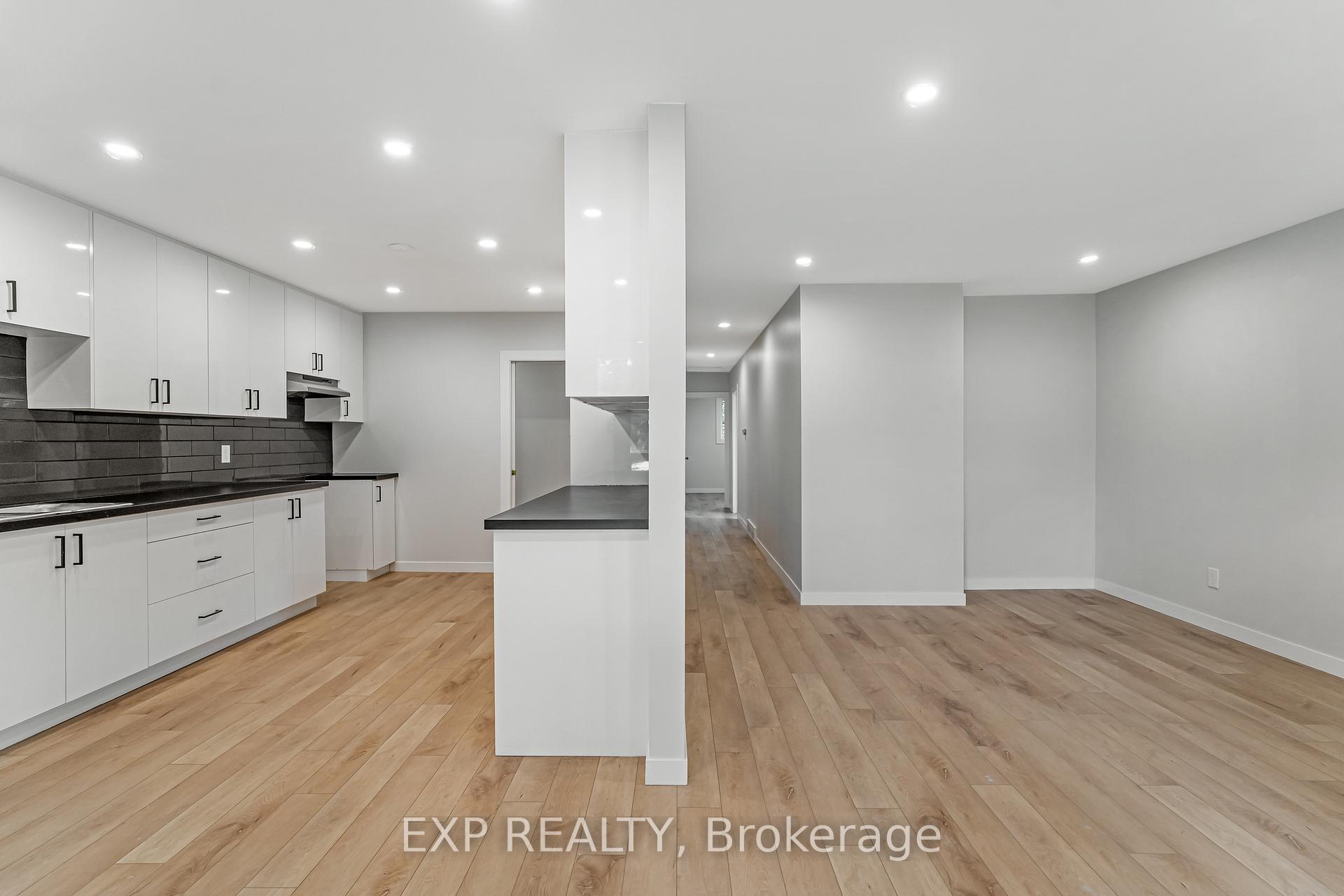 Photo 8 of 110 Fieldrow Street, Ottawa, Meadowlands/Crestview — HOMEH