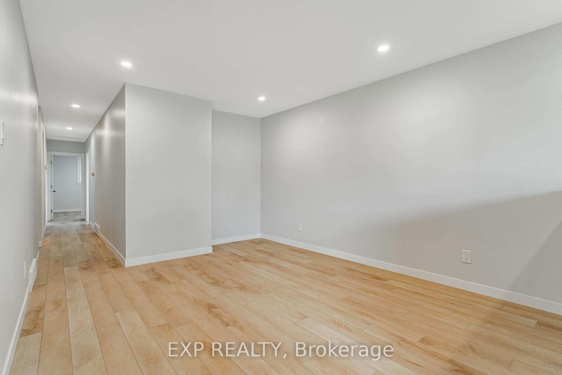 Photo 10 of 110 Fieldrow Street, Ottawa, Meadowlands/Crestview — HOMEH