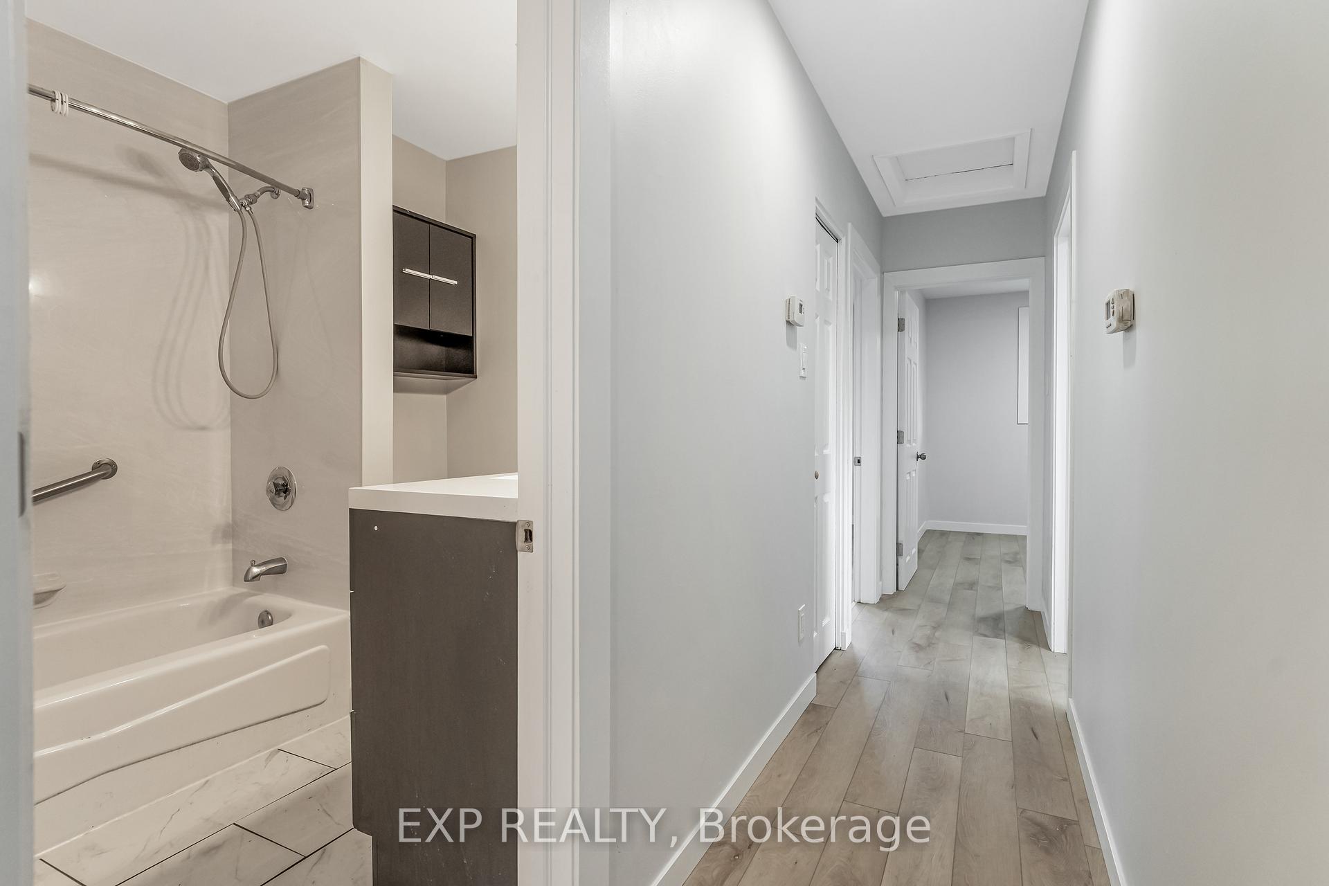 Photo 18 of 110 Fieldrow Street, Ottawa, Meadowlands/Crestview — HOMEH