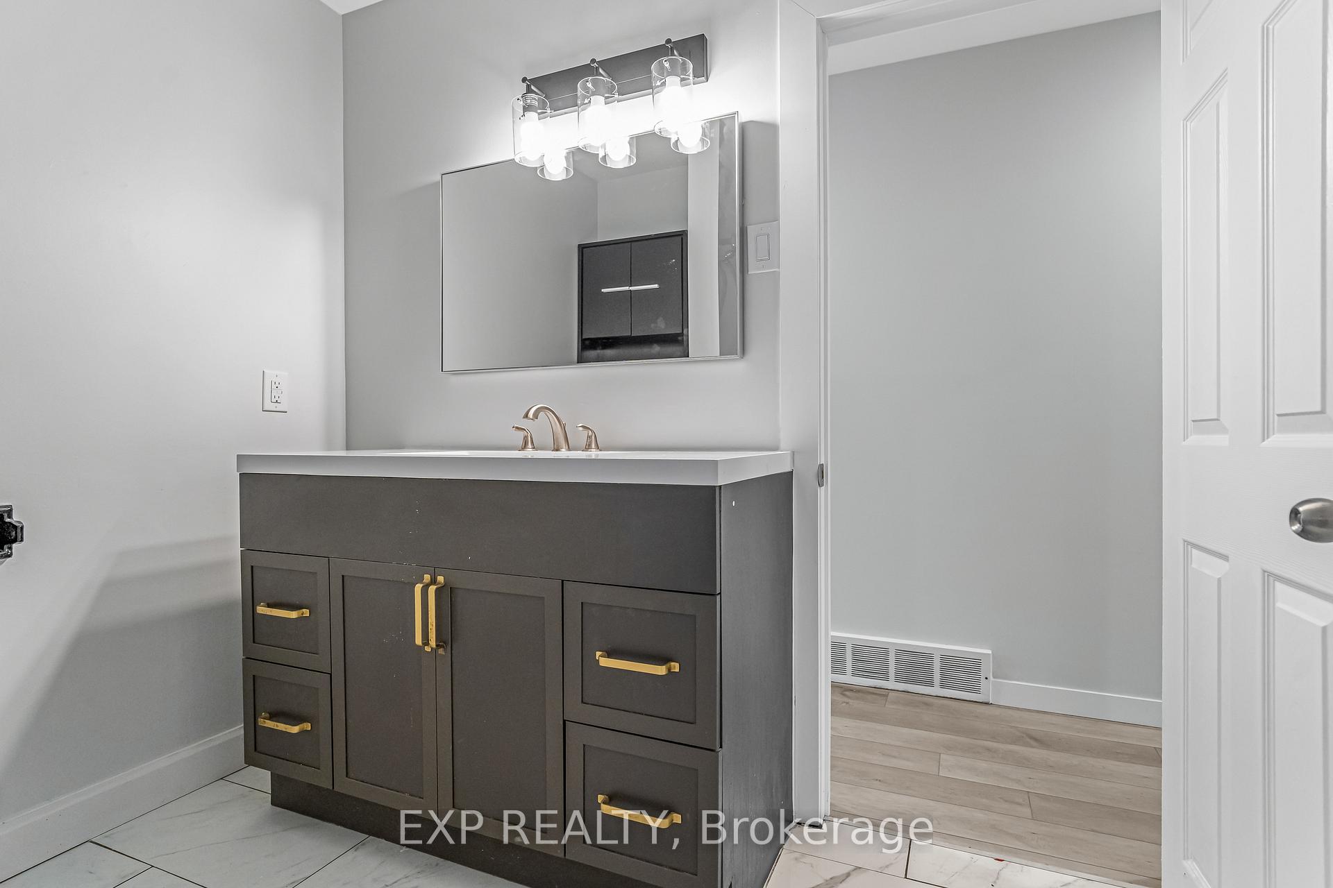 Photo 20 of 110 Fieldrow Street, Ottawa, Meadowlands/Crestview — HOMEH