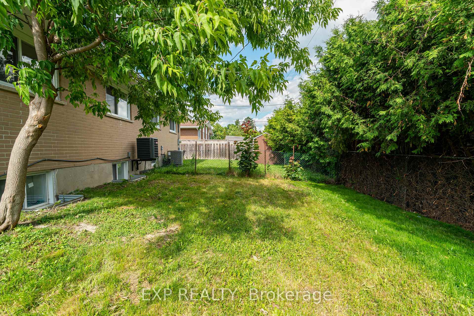 Photo 22 of 110 Fieldrow Street, Ottawa, Meadowlands/Crestview — HOMEH