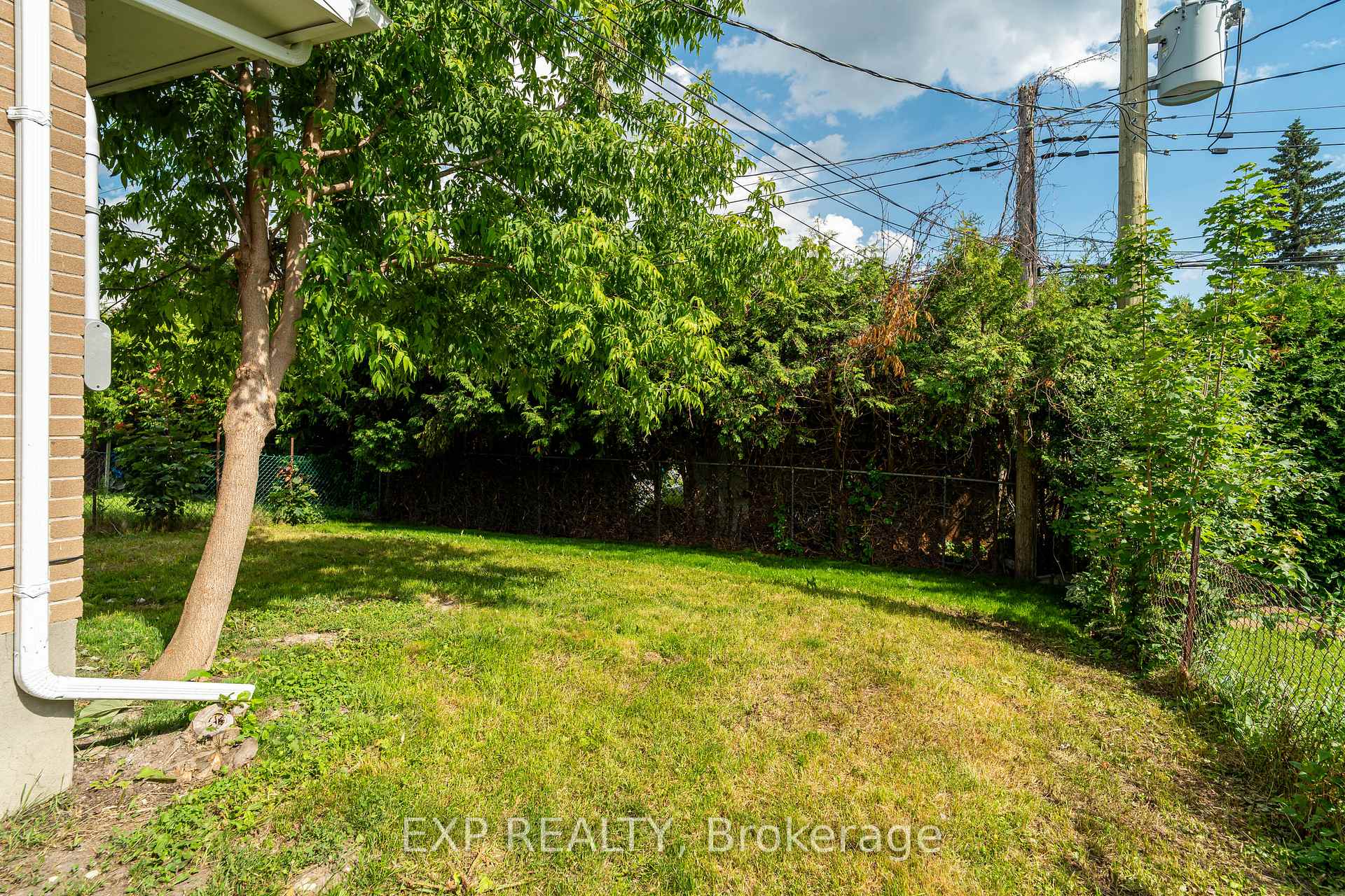 Photo 23 of 110 Fieldrow Street, Ottawa, Meadowlands/Crestview — HOMEH