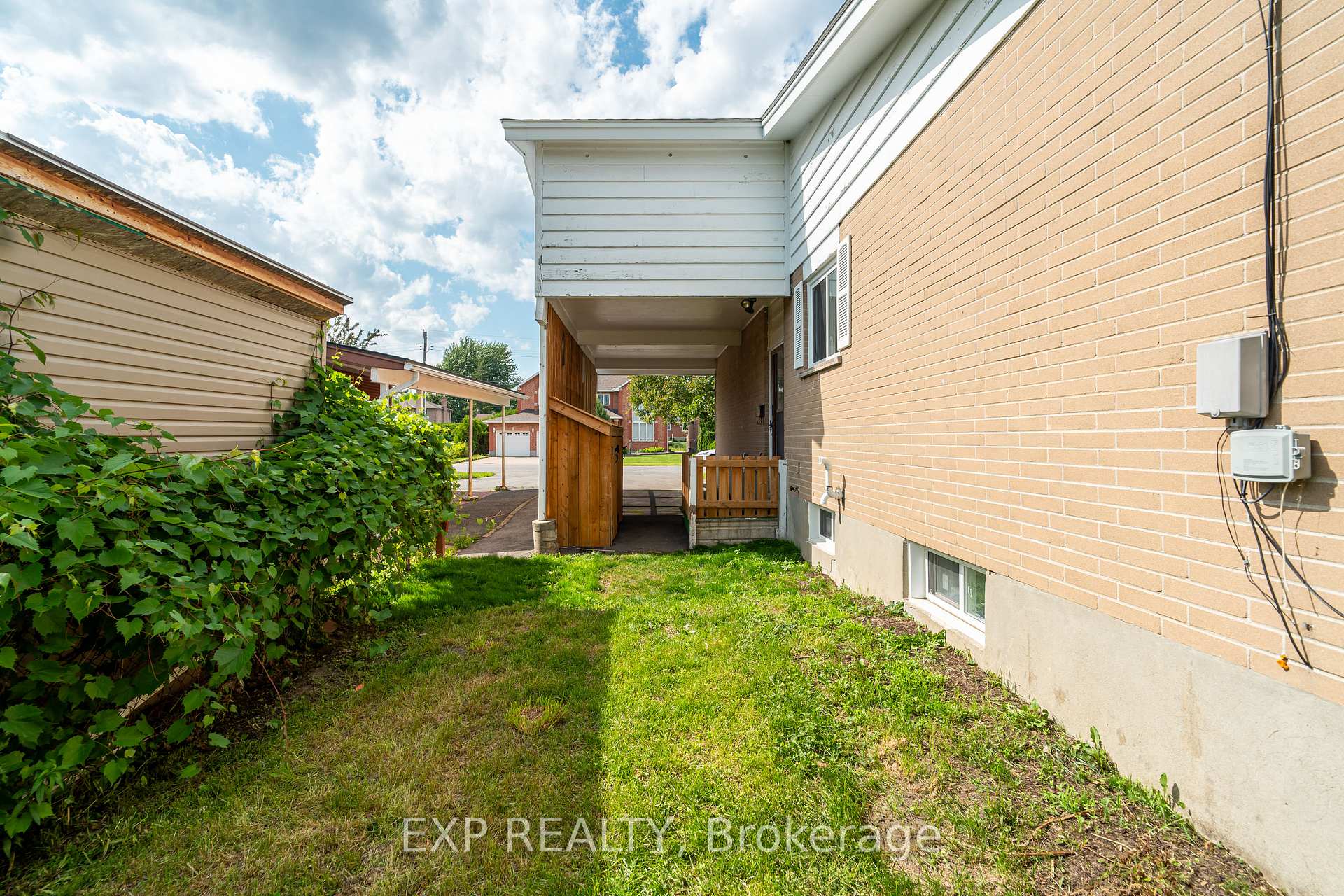 Photo 25 of 110 Fieldrow Street, Ottawa, Meadowlands/Crestview — HOMEH