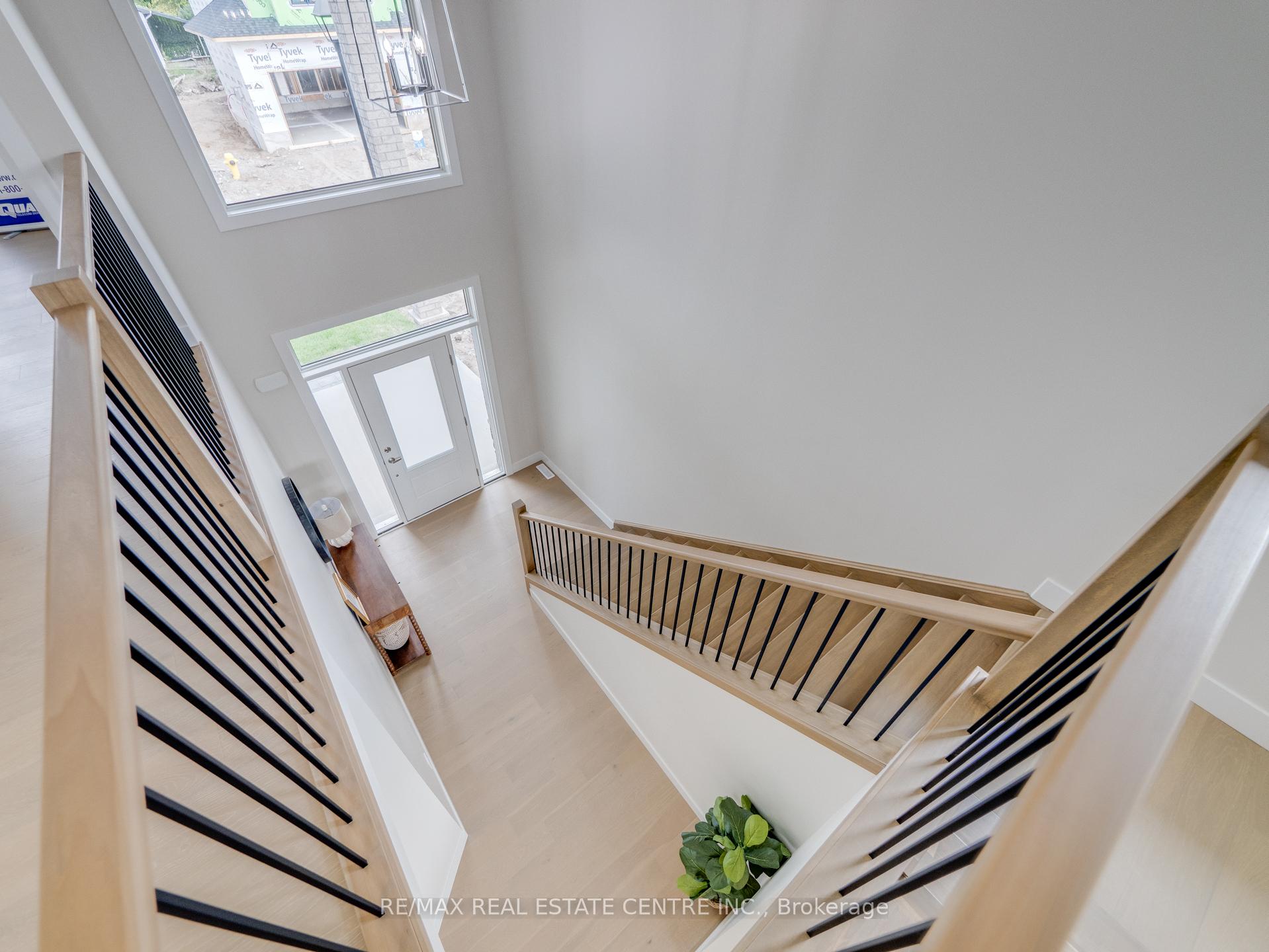 Photo 6 of Unit 7, 7966 Fallon Drive, Lucan Biddulph, Granton — HOMEH