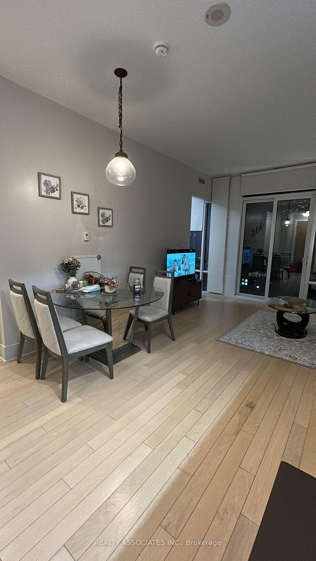 Photo 2 of Unit 725, 29 Queens Quay E, Toronto, Waterfront Communities — HOMEH