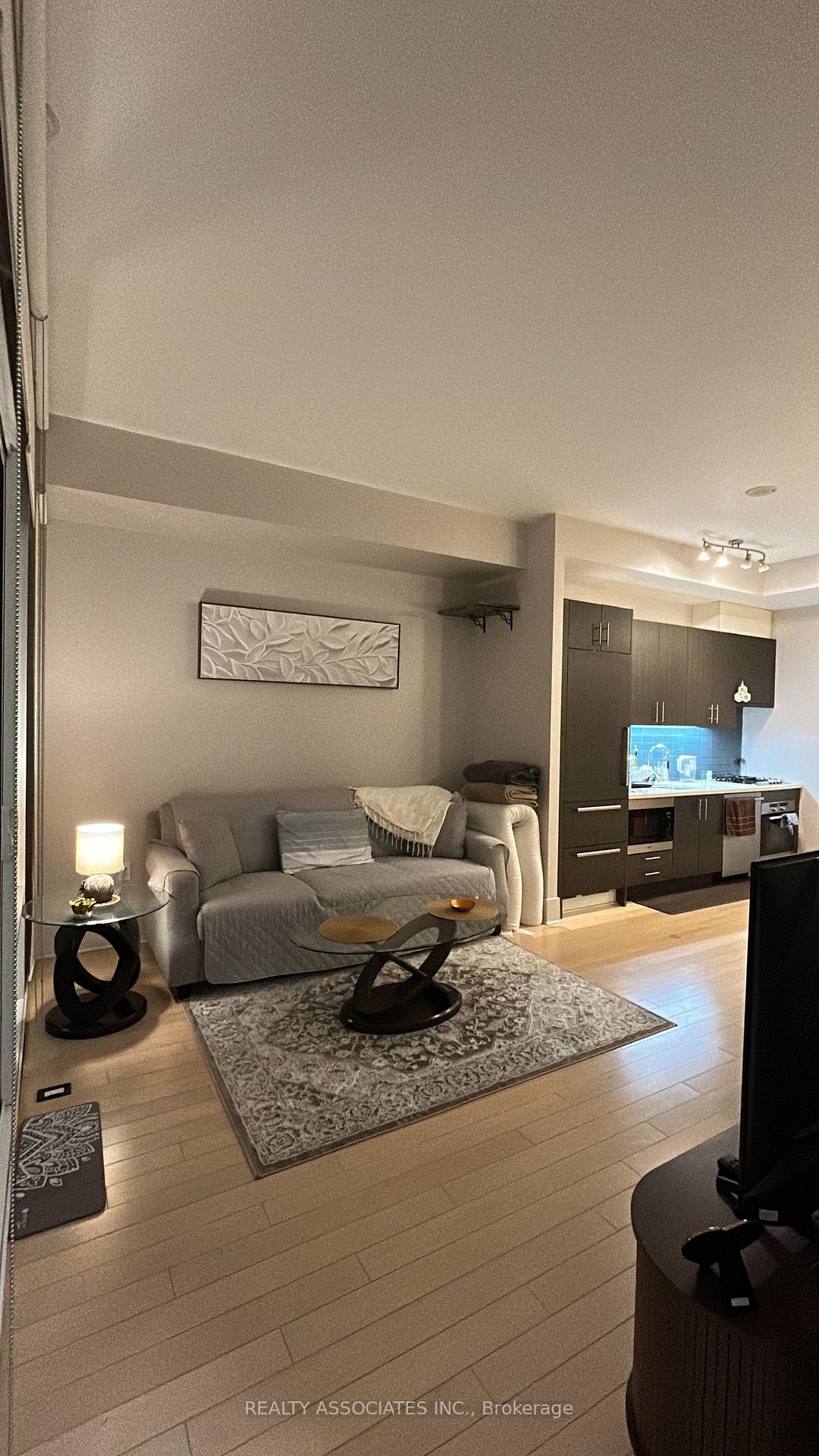 Photo 4 of Unit 725, 29 Queens Quay E, Toronto, Waterfront Communities — HOMEH