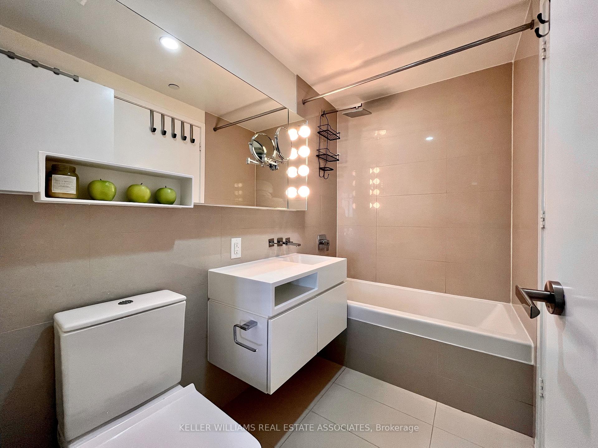 Photo 20 of Unit #3815, 45 Charles Street E, Toronto, Church-Yonge Corridor — HOMEH