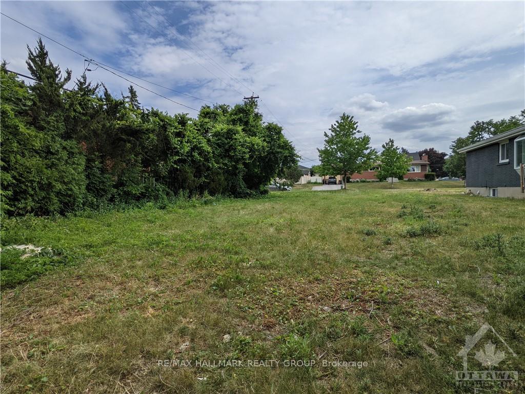 Photo 5 of 1795 Kerr Avenue, Ottawa, McKellar Heights — HOMEH