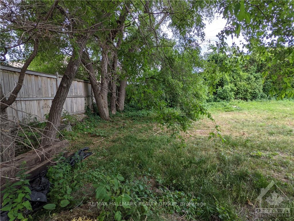 Photo 6 of 1795 Kerr Avenue, Ottawa, McKellar Heights — HOMEH