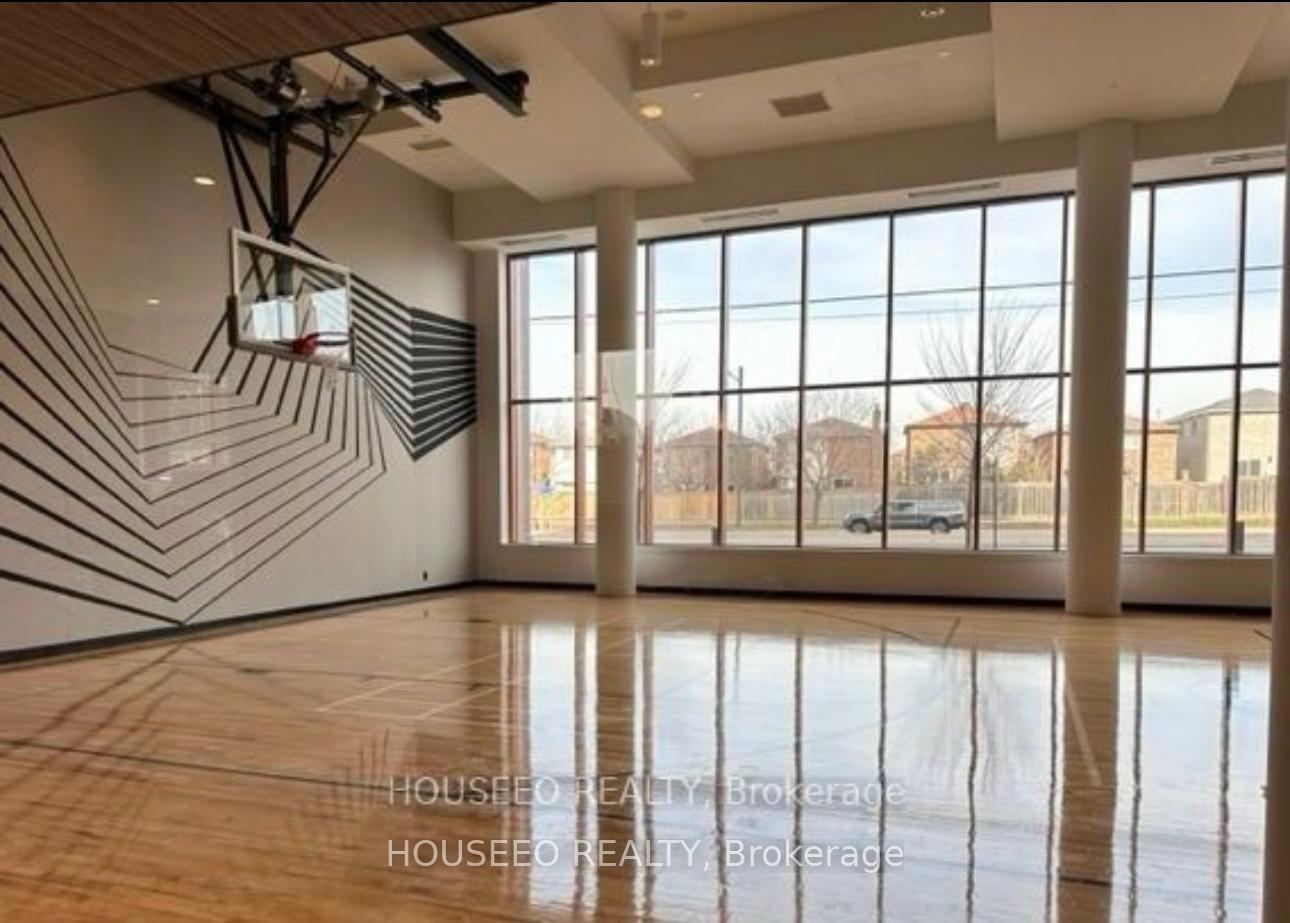 Front of Unit 614, 7950 Bathurst Street