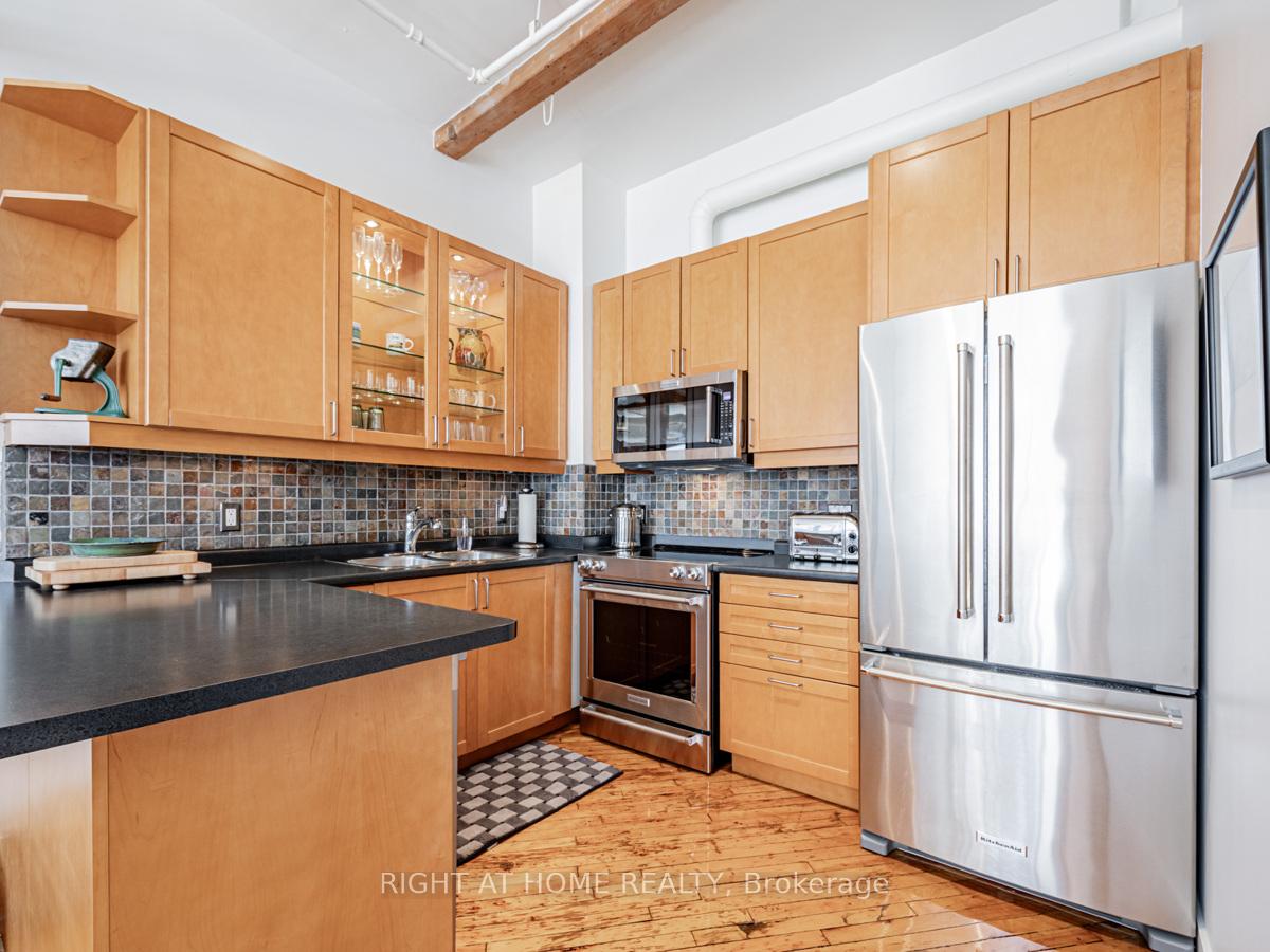 Photo 5 of Unit 606, 90 Sherbourne Street, Toronto, Moss Park — HOMEH