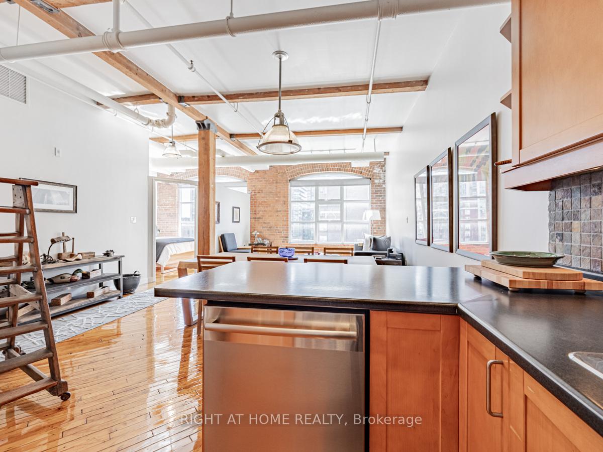 Photo 15 of Unit 606, 90 Sherbourne Street, Toronto, Moss Park — HOMEH