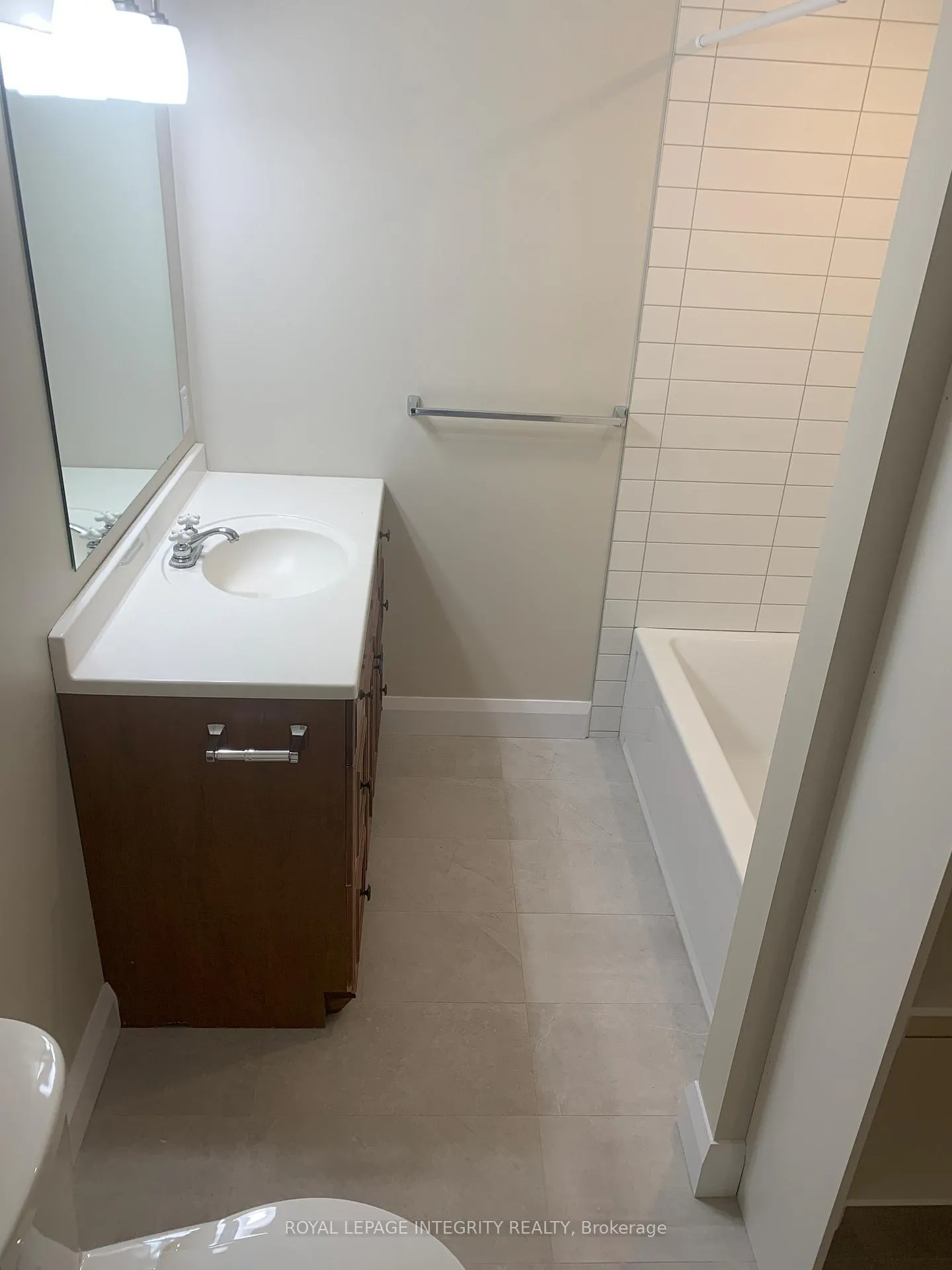 Photo 8 of Unit 2, 470 Besserer Street, Ottawa, Sandy Hill — HOMEH