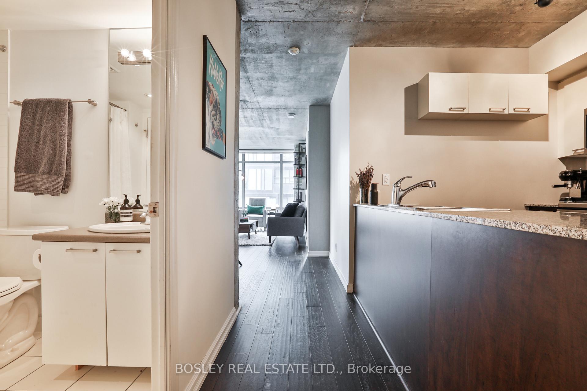 Photo 3 of Unit 1706, 22 Wellesley Street E, Toronto, Church-Yonge Corridor — HOMEH