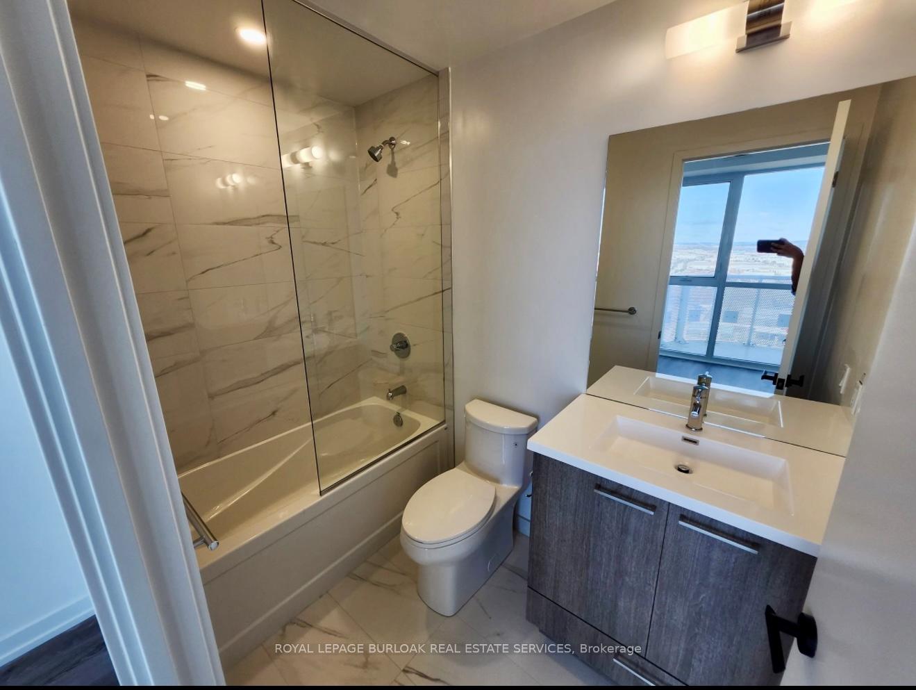 Photo 8 of Unit 4309, 225 Commerce Street, Vaughan, Vaughan Corporate Centre — HOMEH