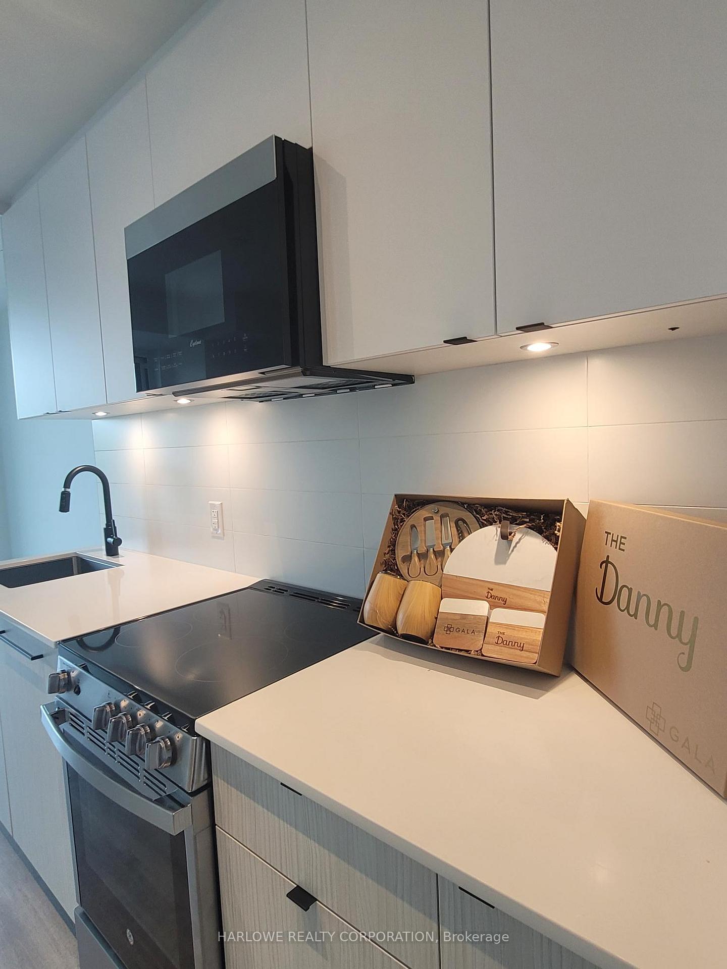 Photo 6 of Unit 412, 2369 Danforth Avenue, Toronto, East End-Danforth — HOMEH