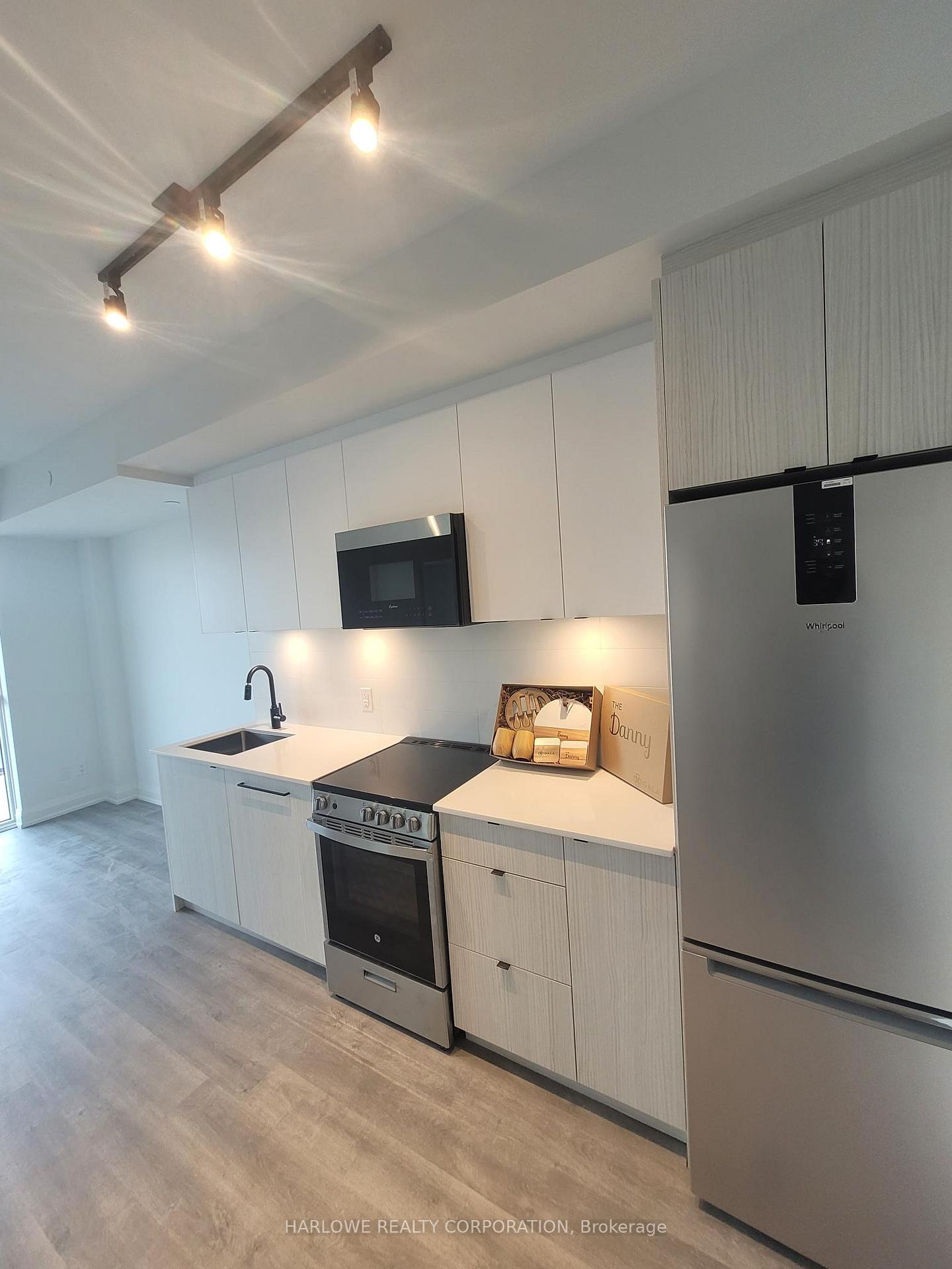 Photo 4 of Unit 412, 2369 Danforth Avenue, Toronto, East End-Danforth — HOMEH