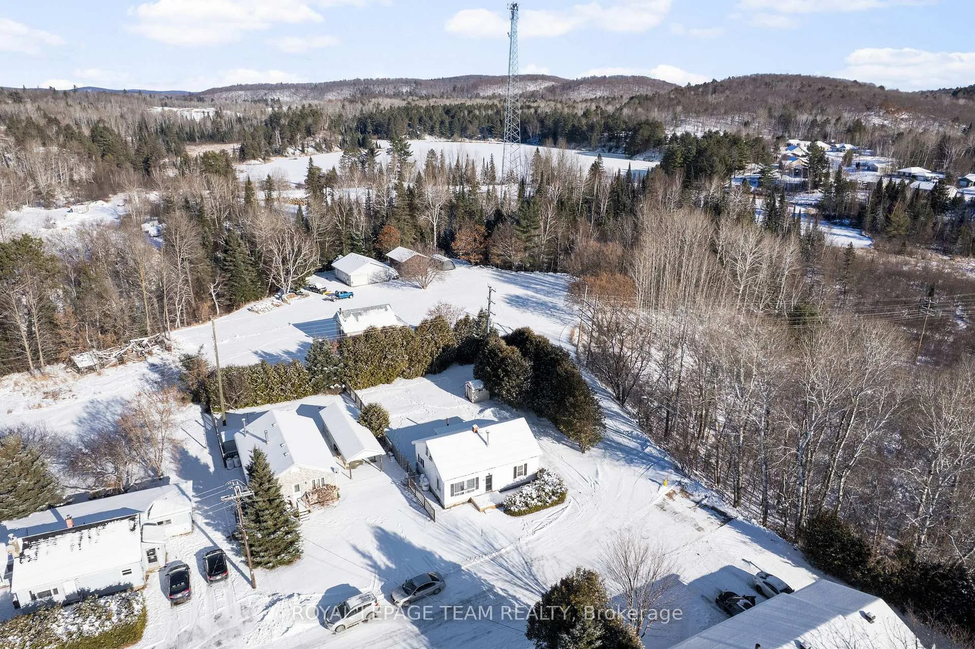 Photo 4 of 21 Philip Street, Madawaska Valley, Madawaska Valley — HOMEH