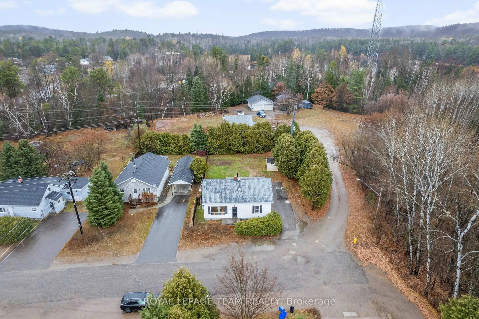 Photo 28 of 21 Philip Street, Madawaska Valley, Madawaska Valley — HOMEH