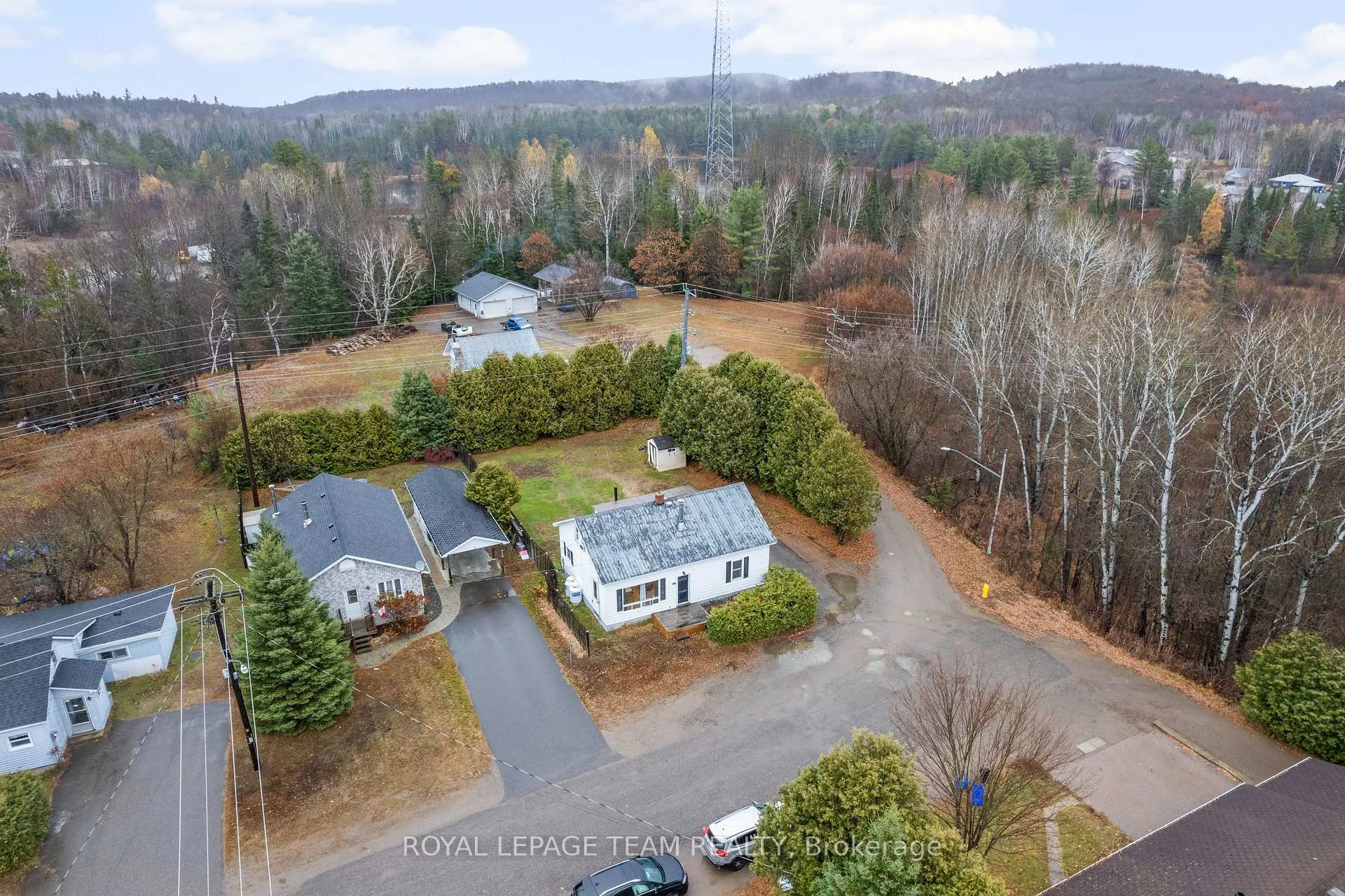 Photo 30 of 21 Philip Street, Madawaska Valley, Madawaska Valley — HOMEH