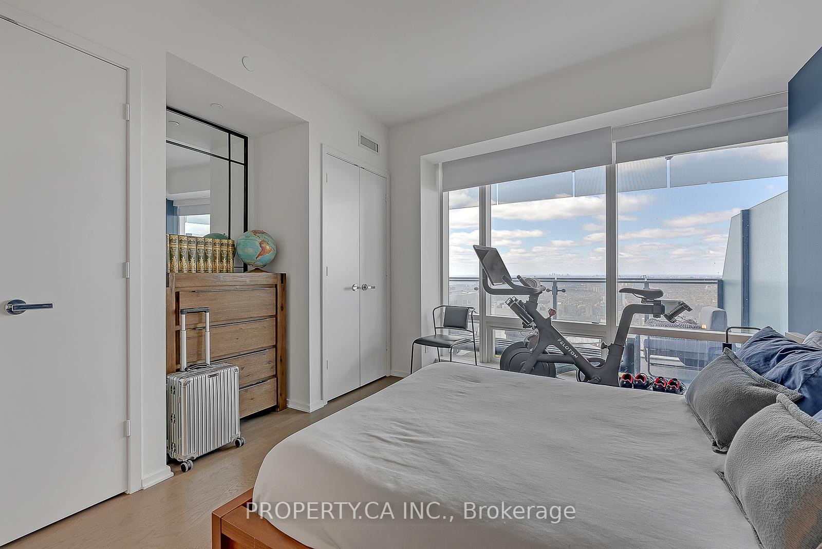 Photo 17 of Unit 5206, 1 Bloor Street E, Toronto, Church-Yonge Corridor — HOMEH