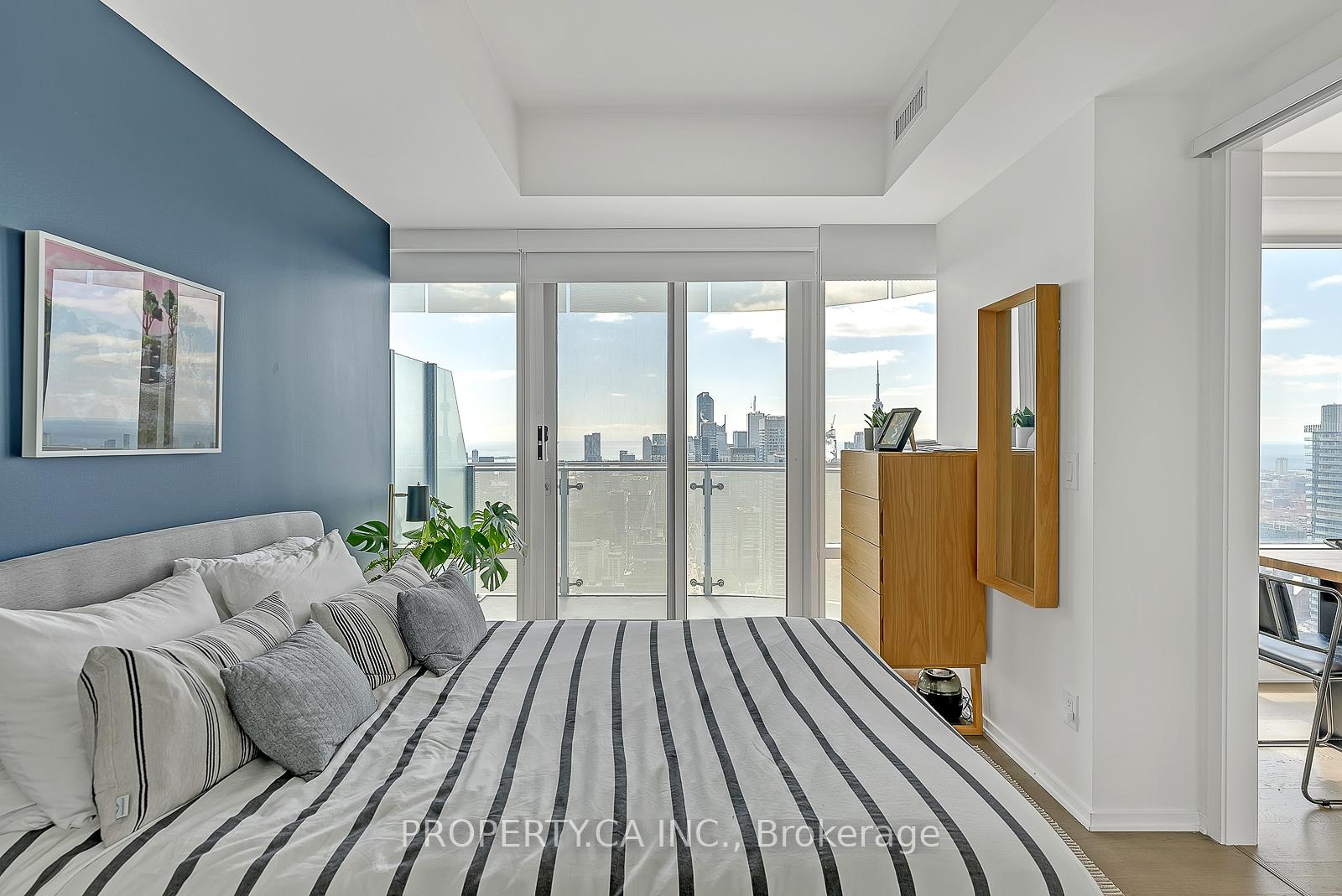 Photo 21 of Unit 5206, 1 Bloor Street E, Toronto, Church-Yonge Corridor — HOMEH